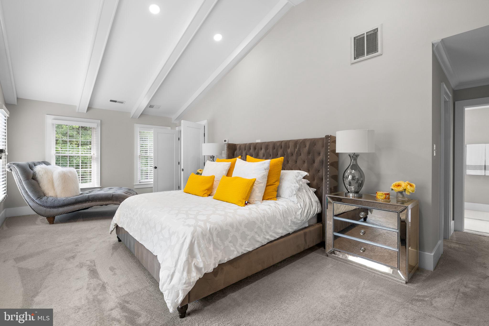 NAPLES MANOR - Residential