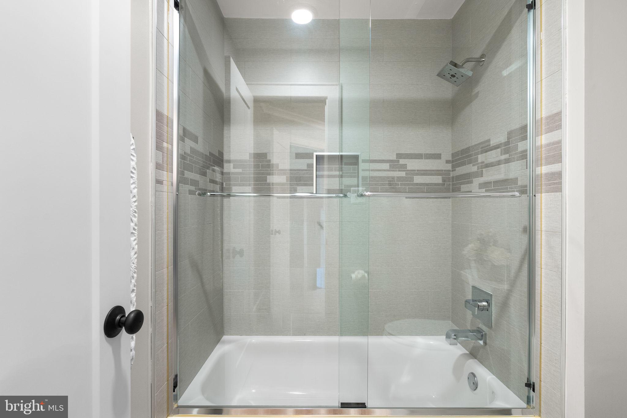 NAPLES MANOR - Residential