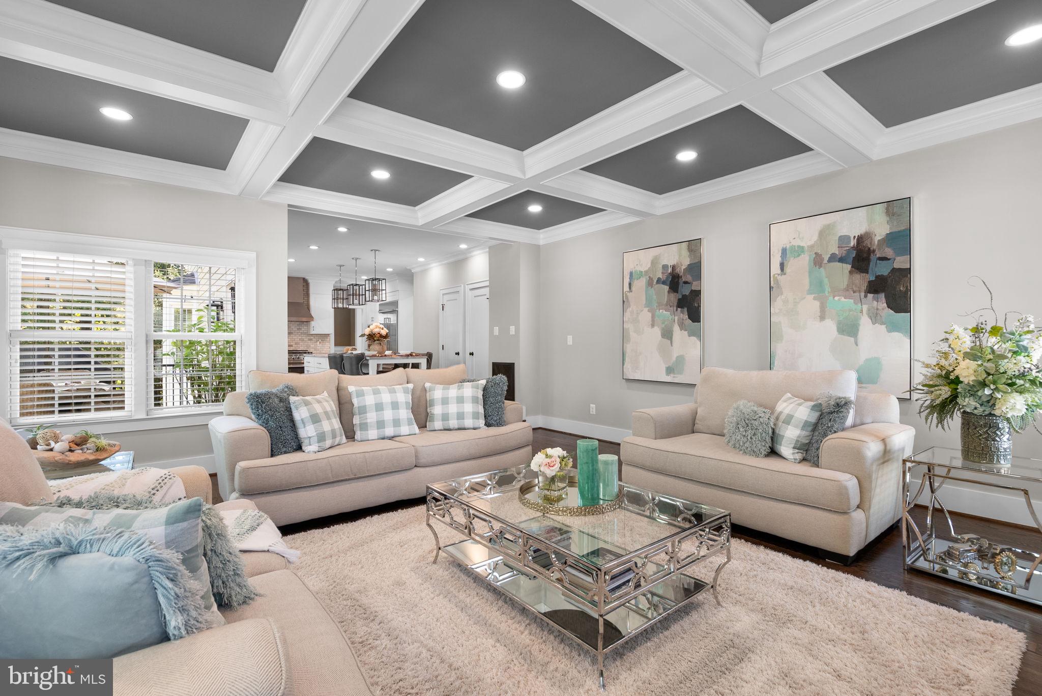 NAPLES MANOR - Residential