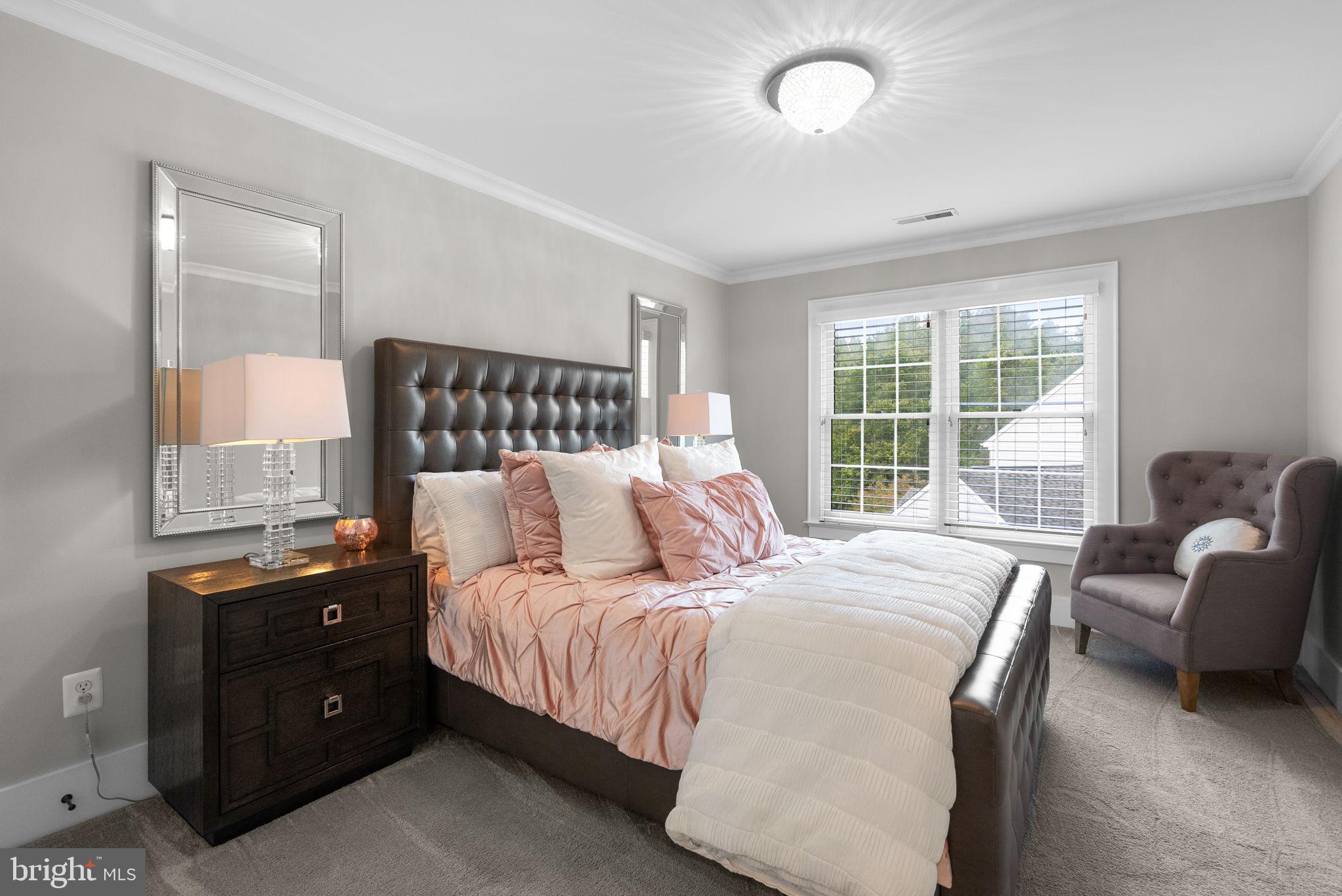 NAPLES MANOR - Residential