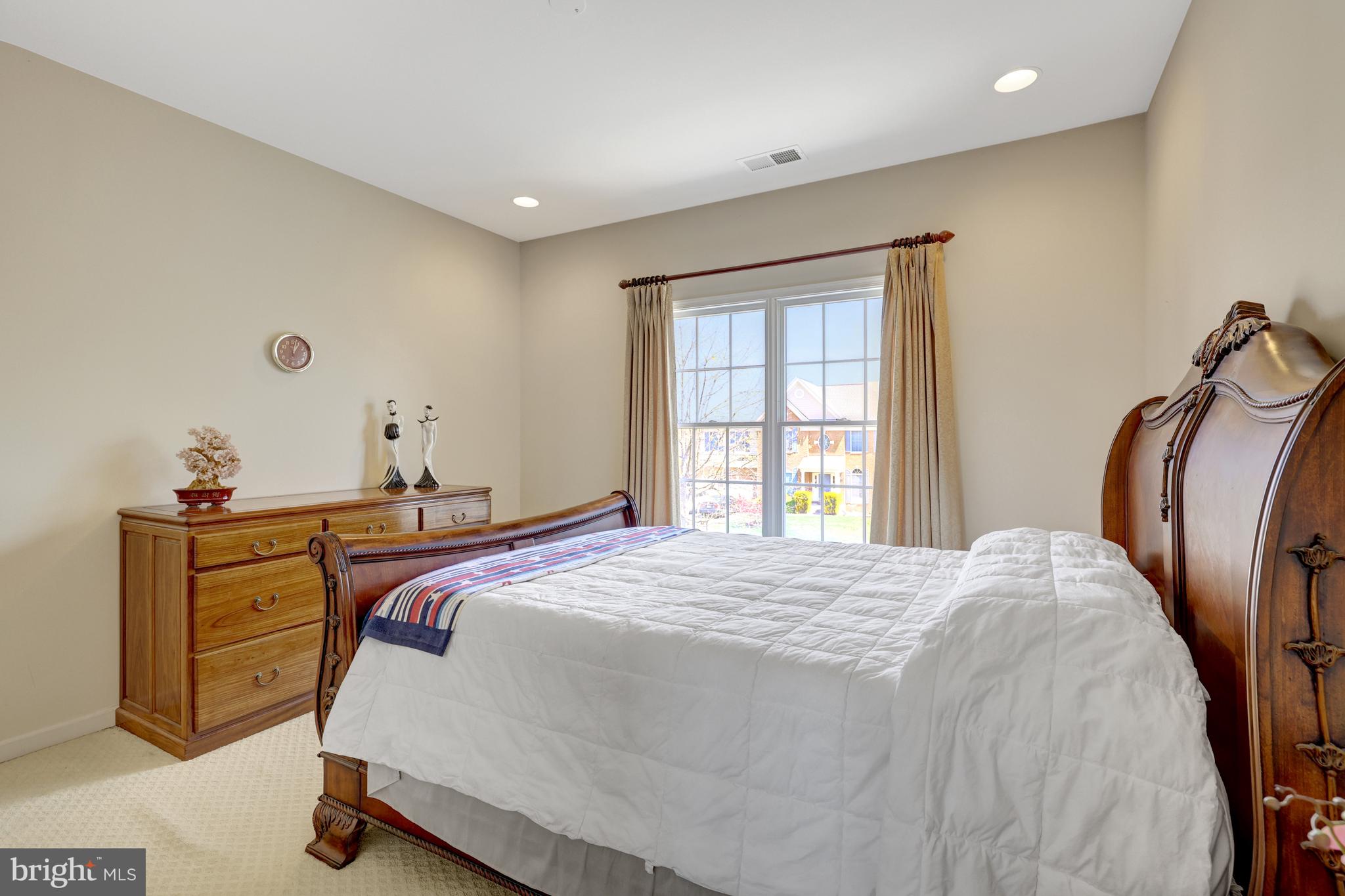 LOUDOUN VALLEY ESTATES - Residential