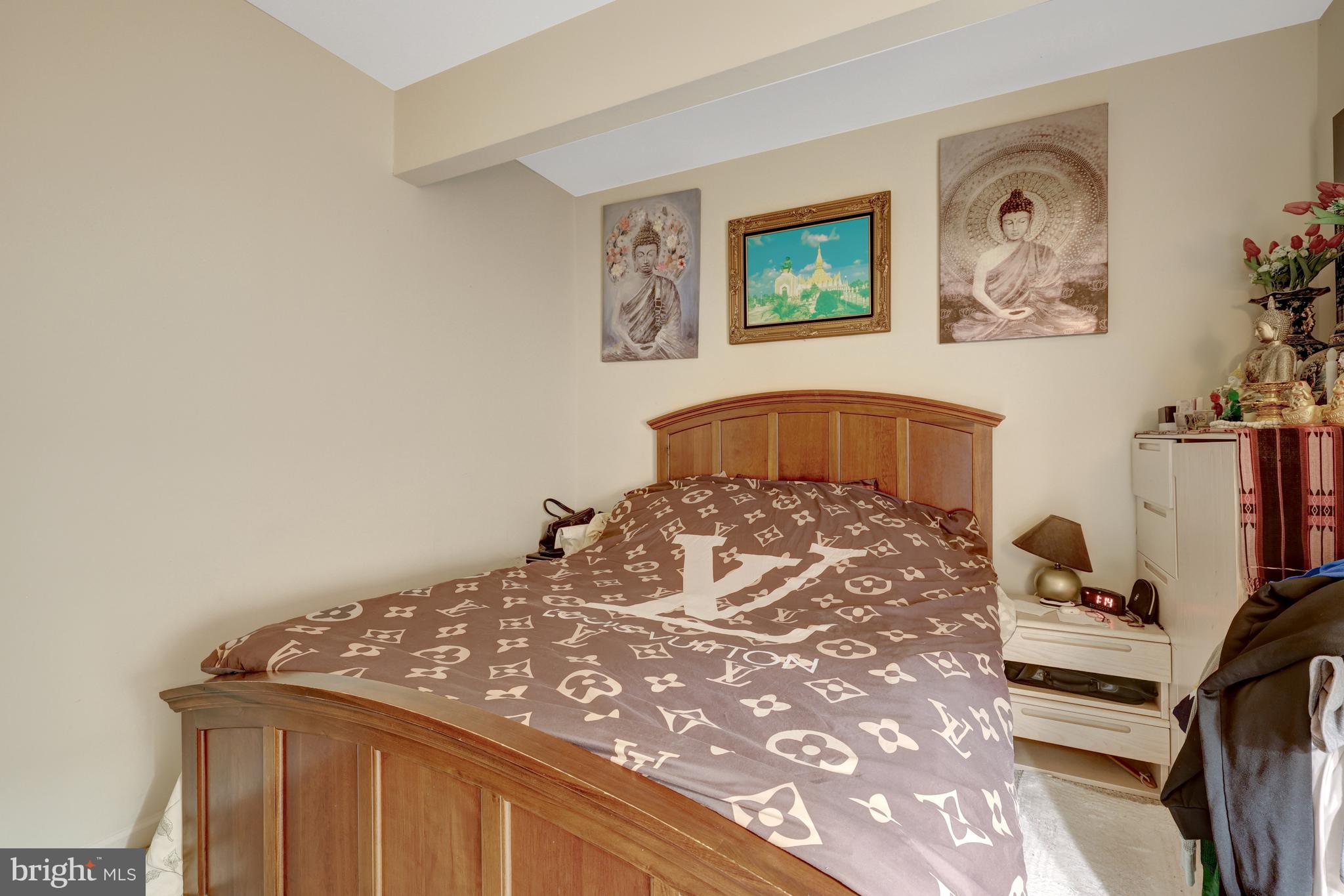 LOUDOUN VALLEY ESTATES - Residential