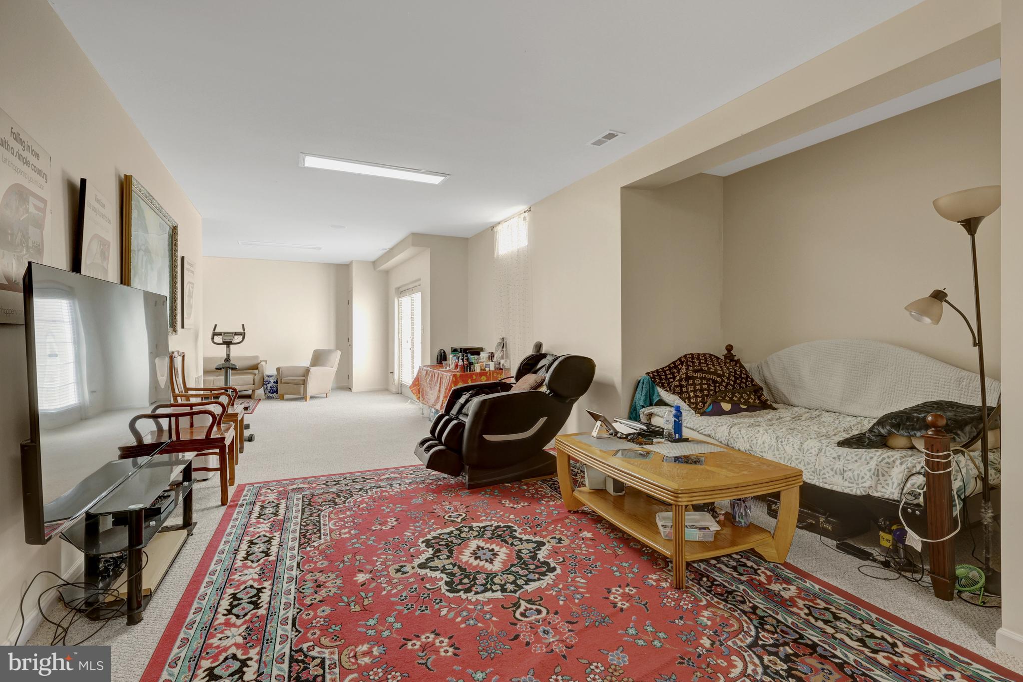 LOUDOUN VALLEY ESTATES - Residential