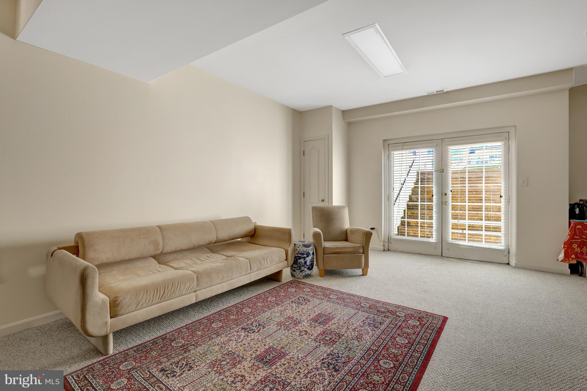 LOUDOUN VALLEY ESTATES - Residential