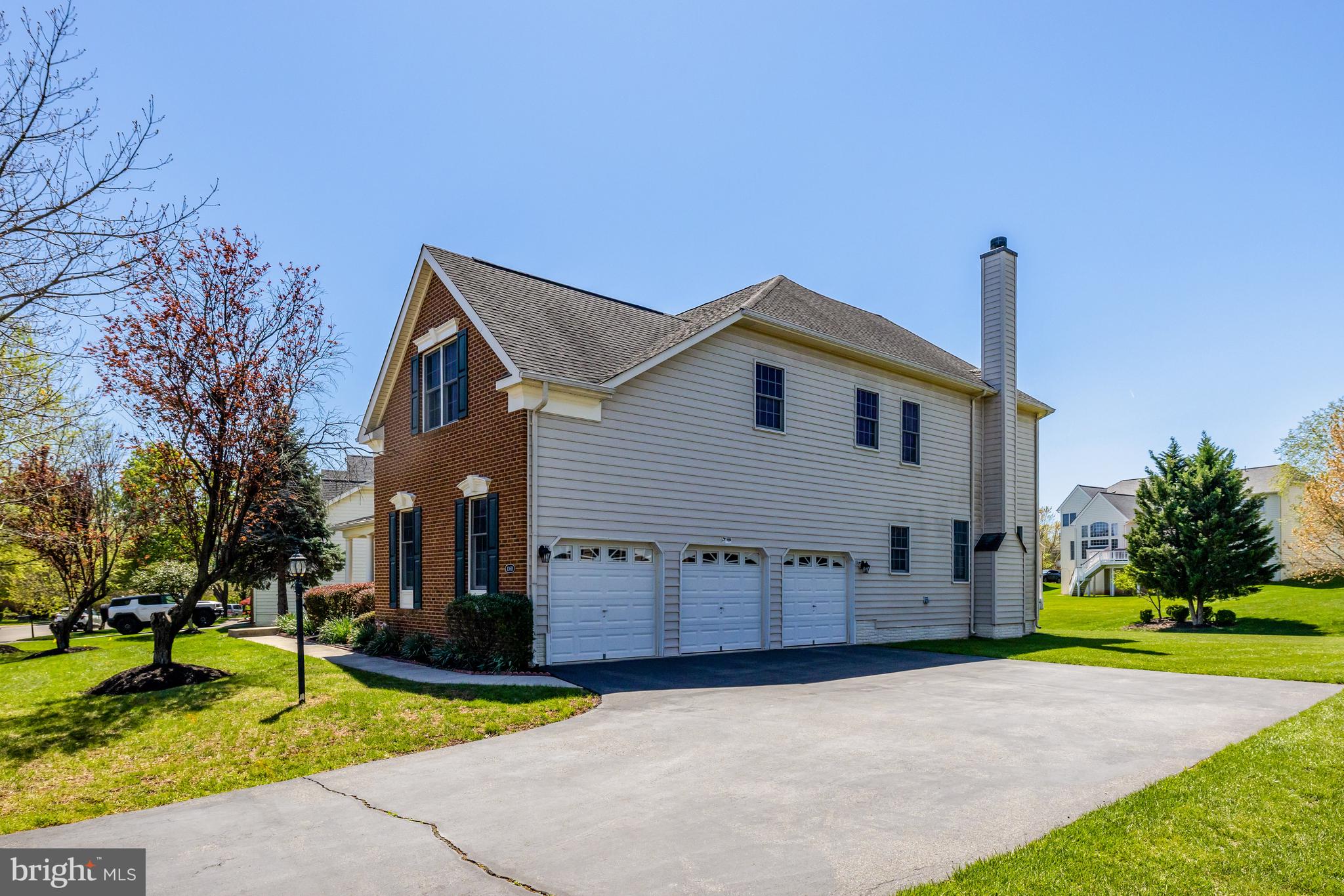 LOUDOUN VALLEY ESTATES - Residential