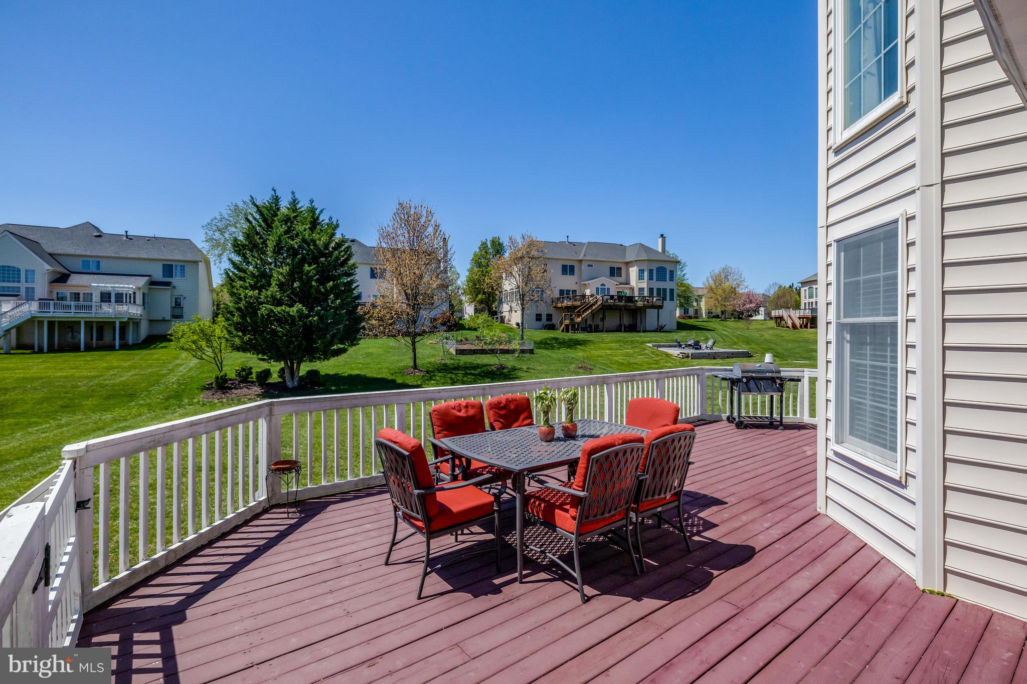 LOUDOUN VALLEY ESTATES - Residential