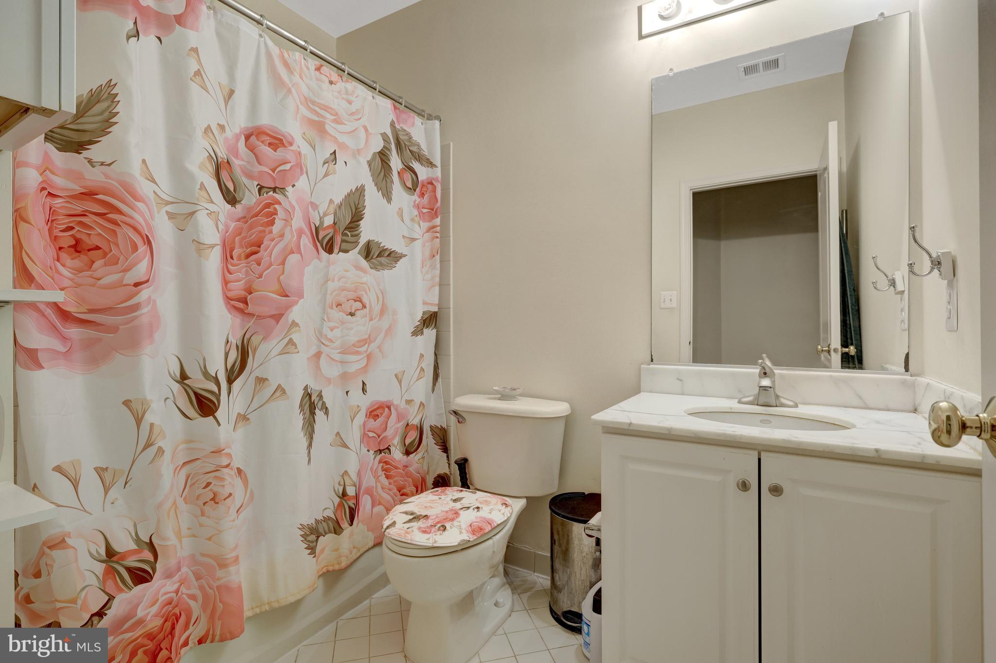 LOUDOUN VALLEY ESTATES - Residential