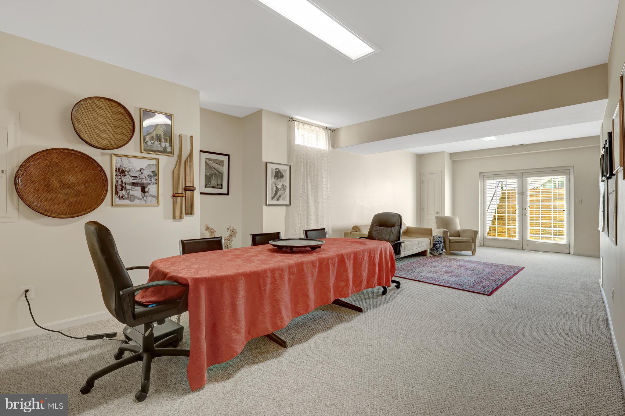 LOUDOUN VALLEY ESTATES - Residential