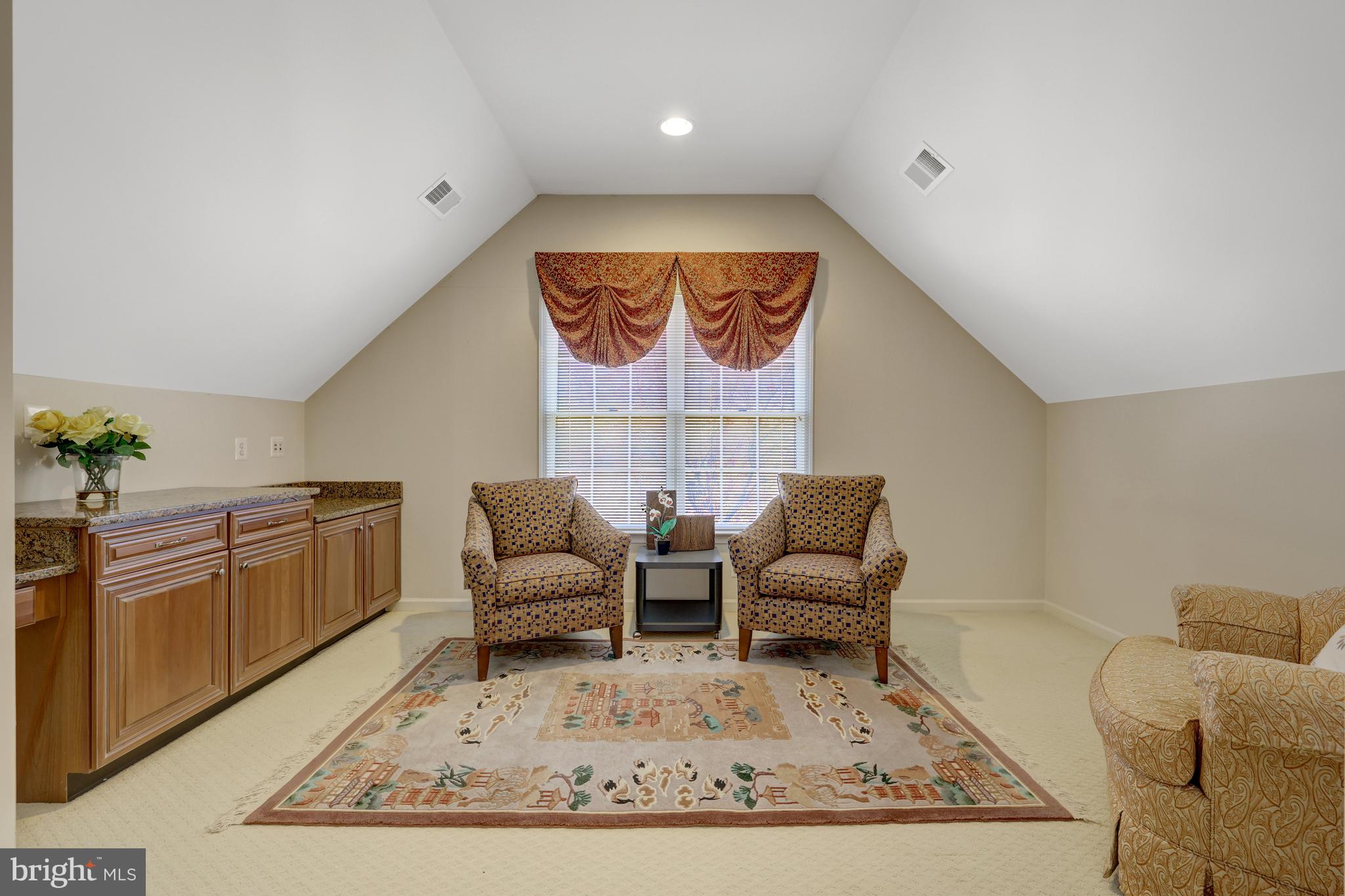 LOUDOUN VALLEY ESTATES - Residential
