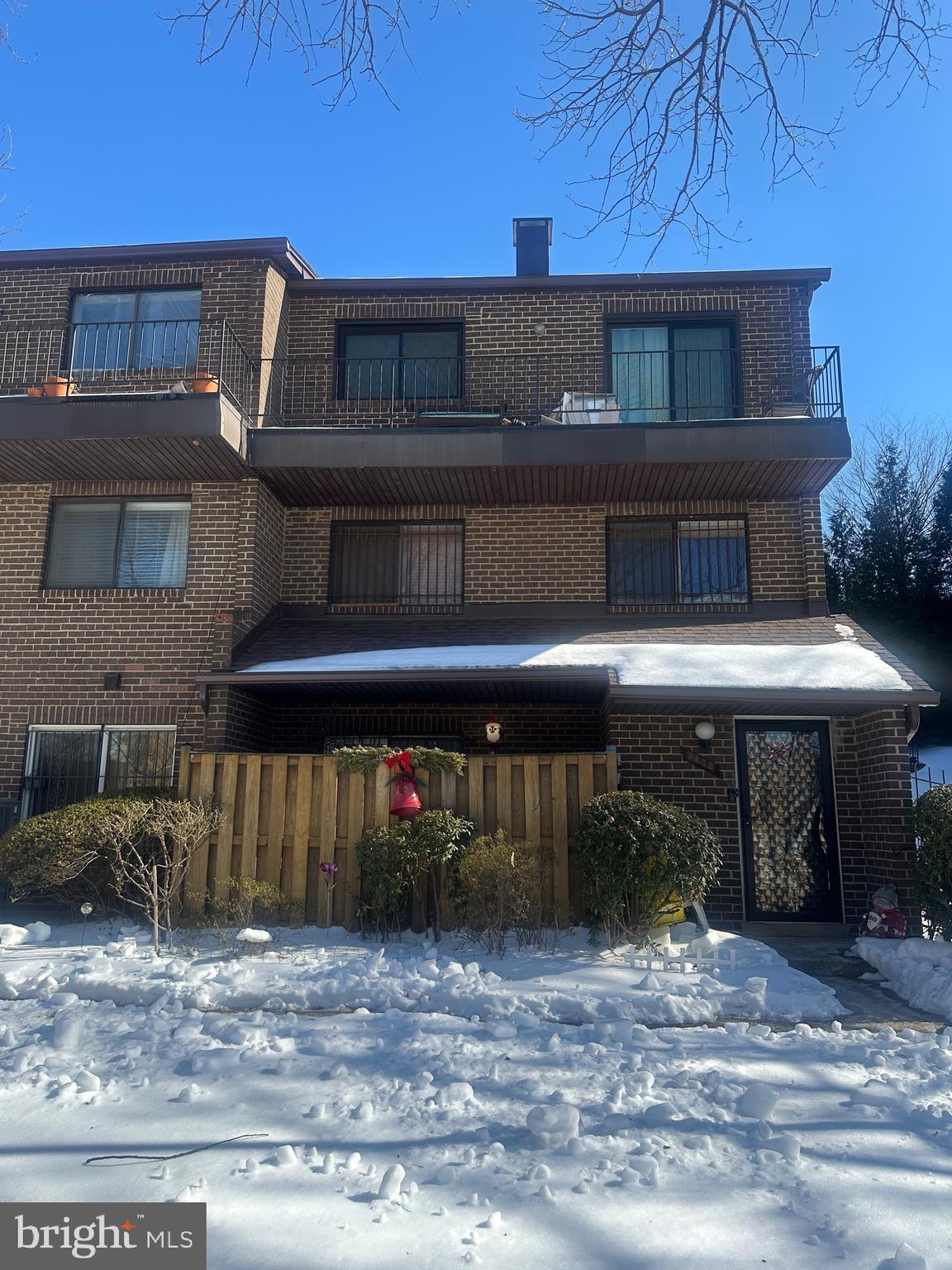 3422 SUMMIT COURT NE