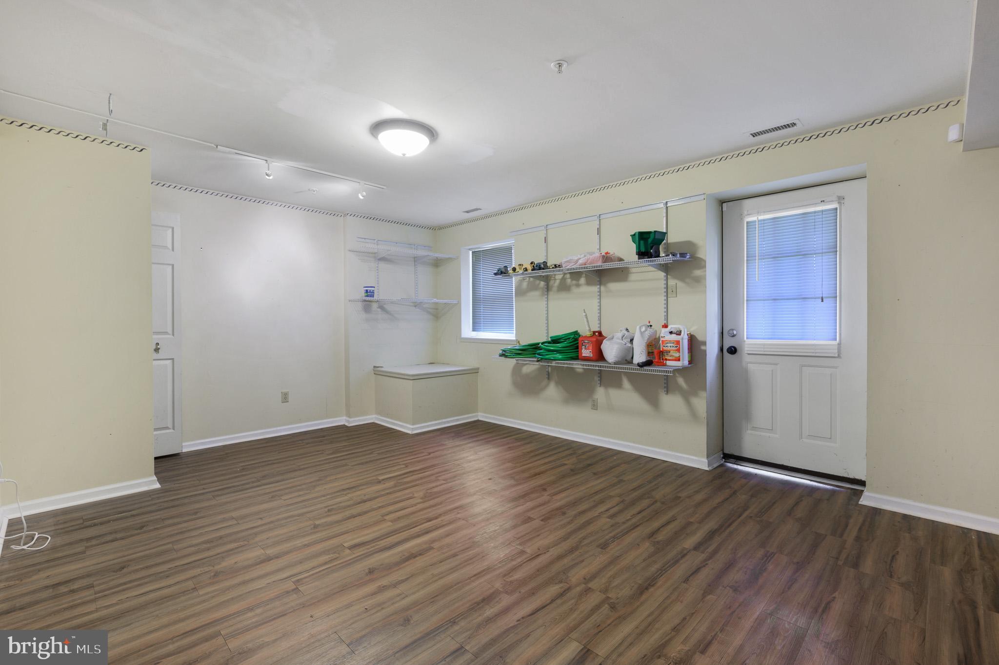 BUTTONWOODS - Residential