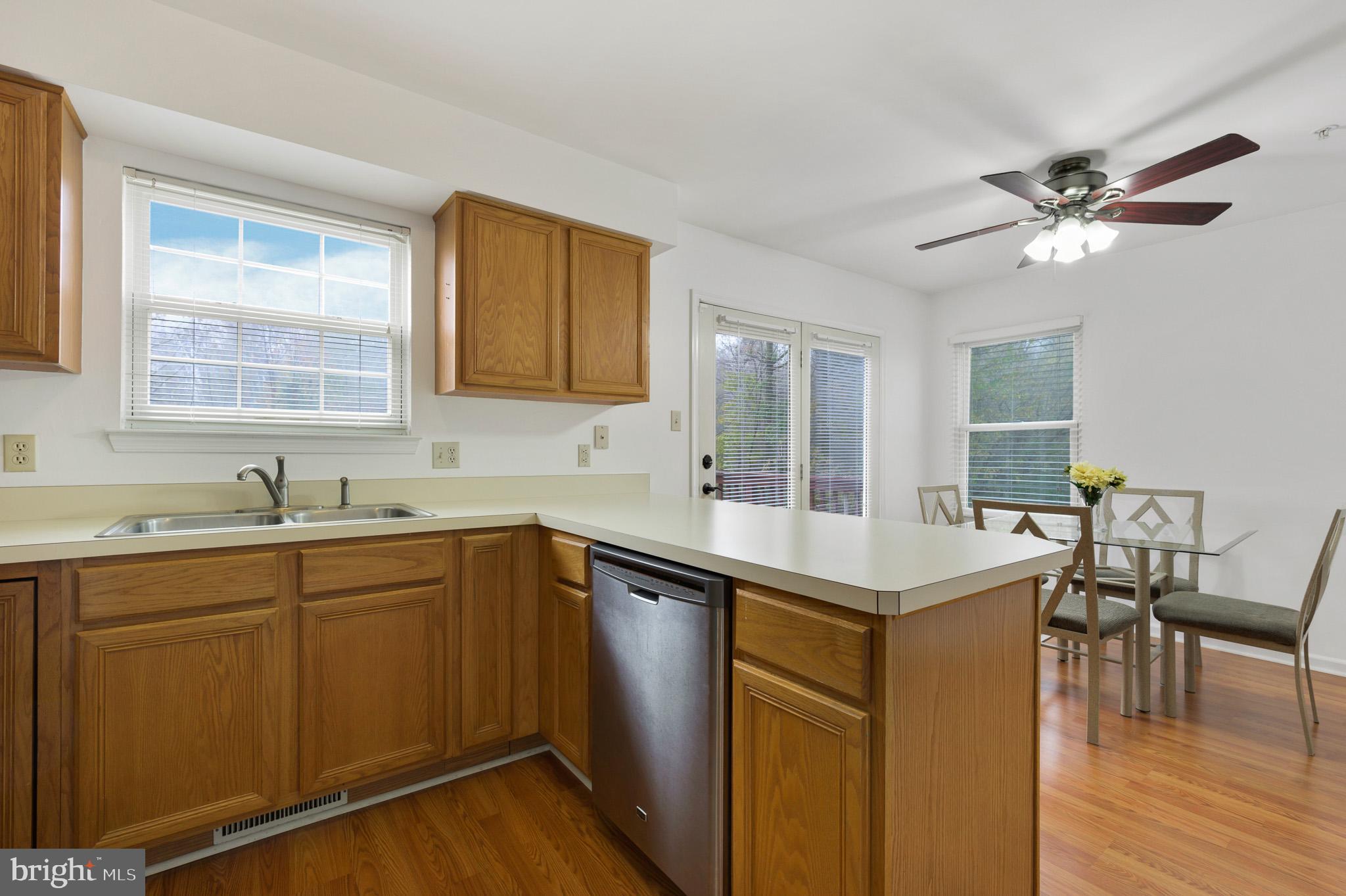 BUTTONWOODS - Residential