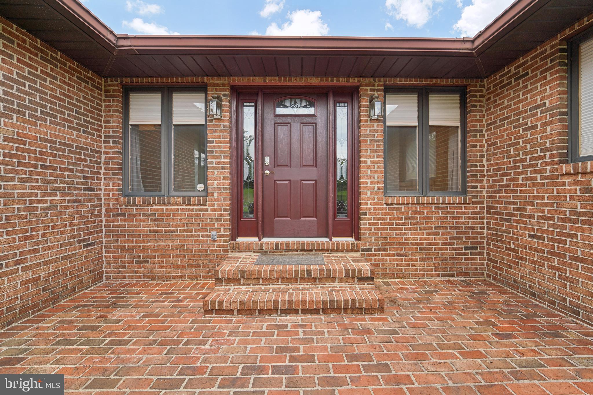 807 THE OLD STATION COURT