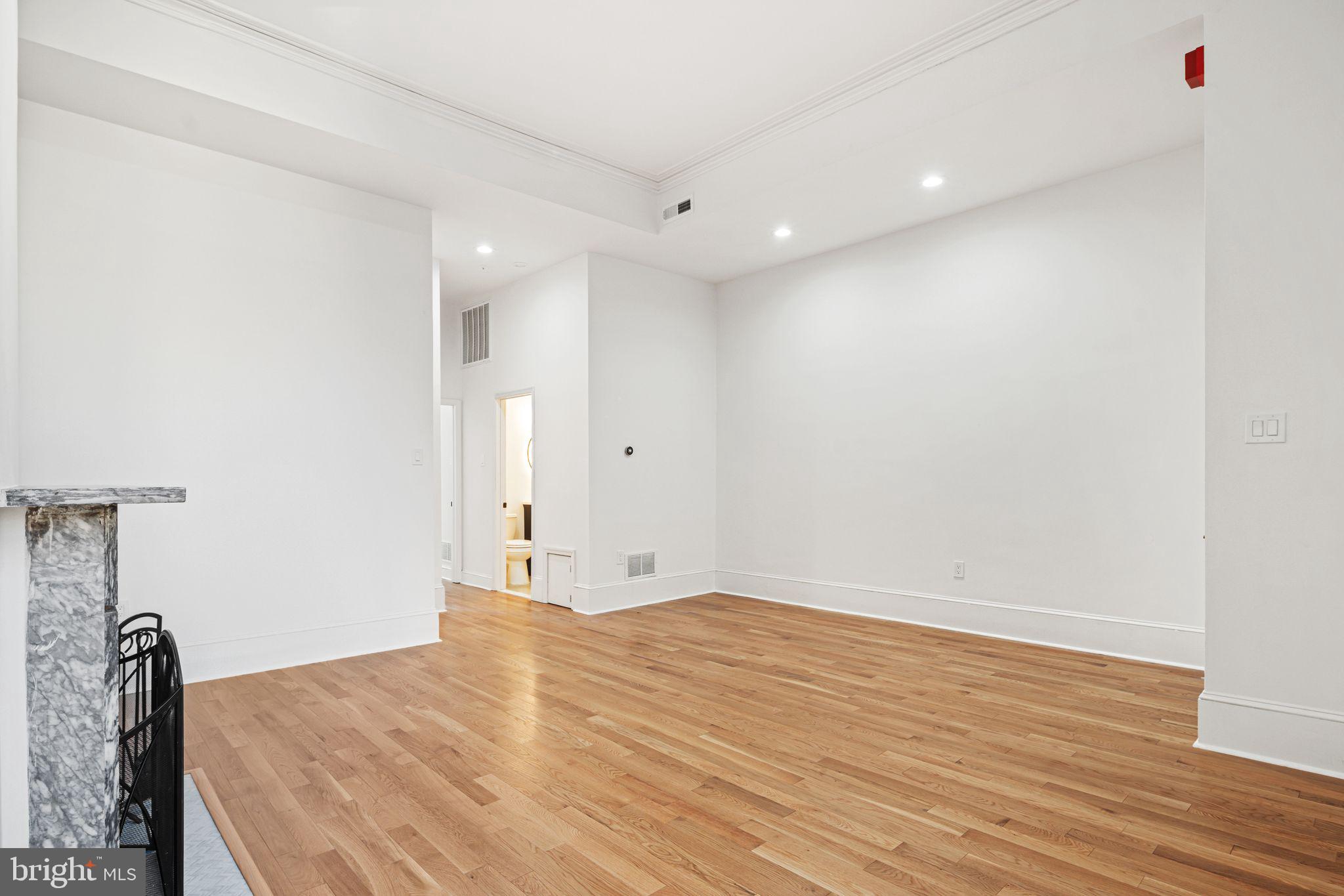 WASHINGTON SQ WEST - Residential