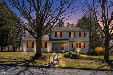 Photo of 206 Cumberland Dr, CARLISLE, PA 17013 (MLS # PACB2052608)