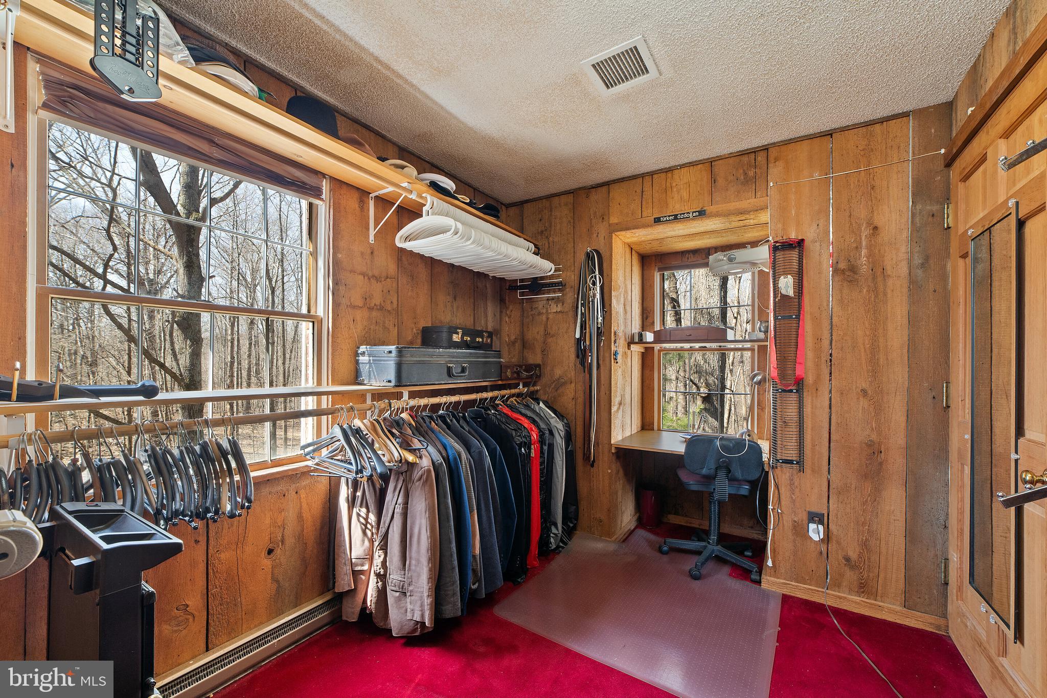 IVAKOTA FARM - Residential