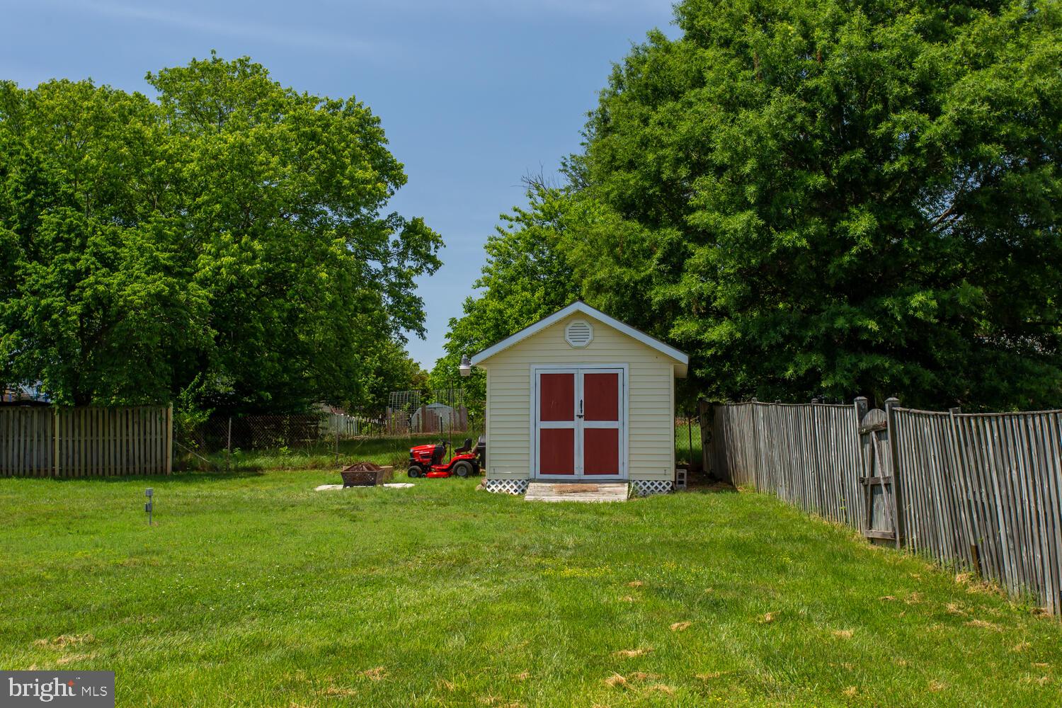 HEARDS ESTATES - Residential Lease