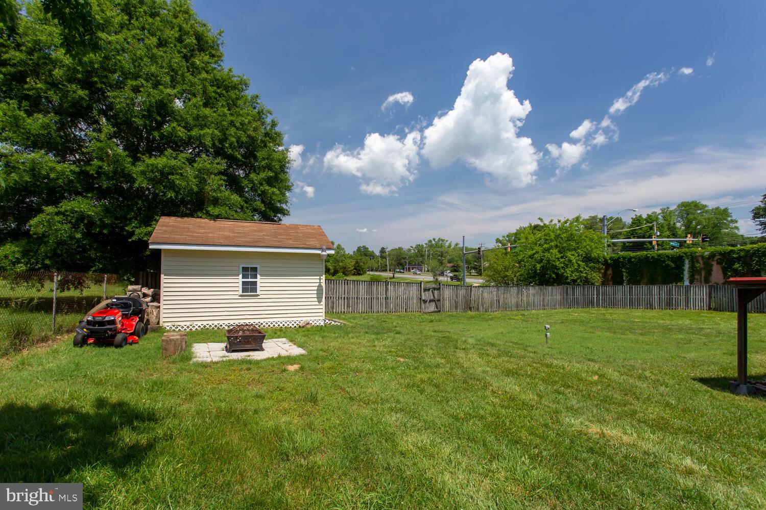 HEARDS ESTATES - Residential Lease