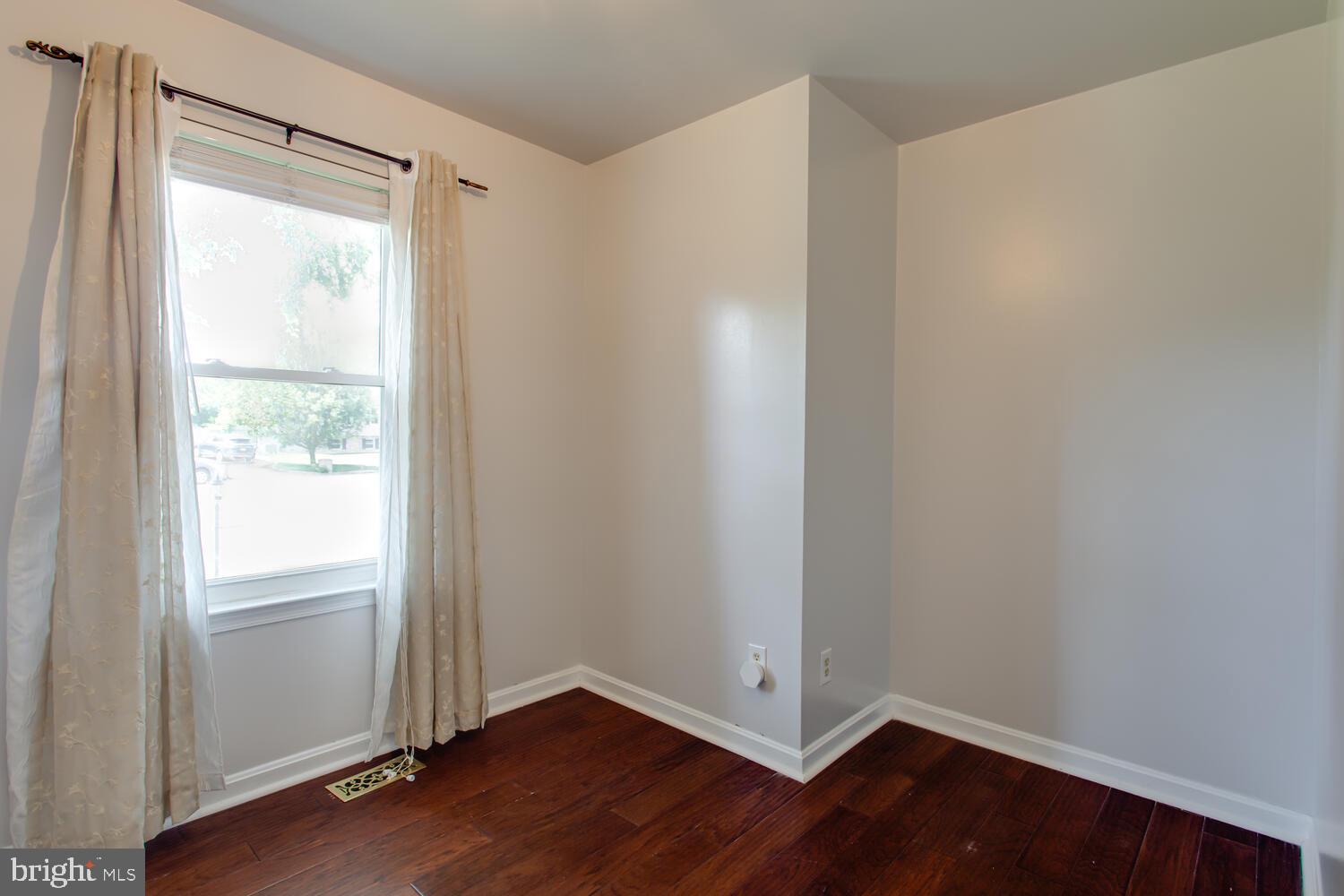 HEARDS ESTATES - Residential Lease