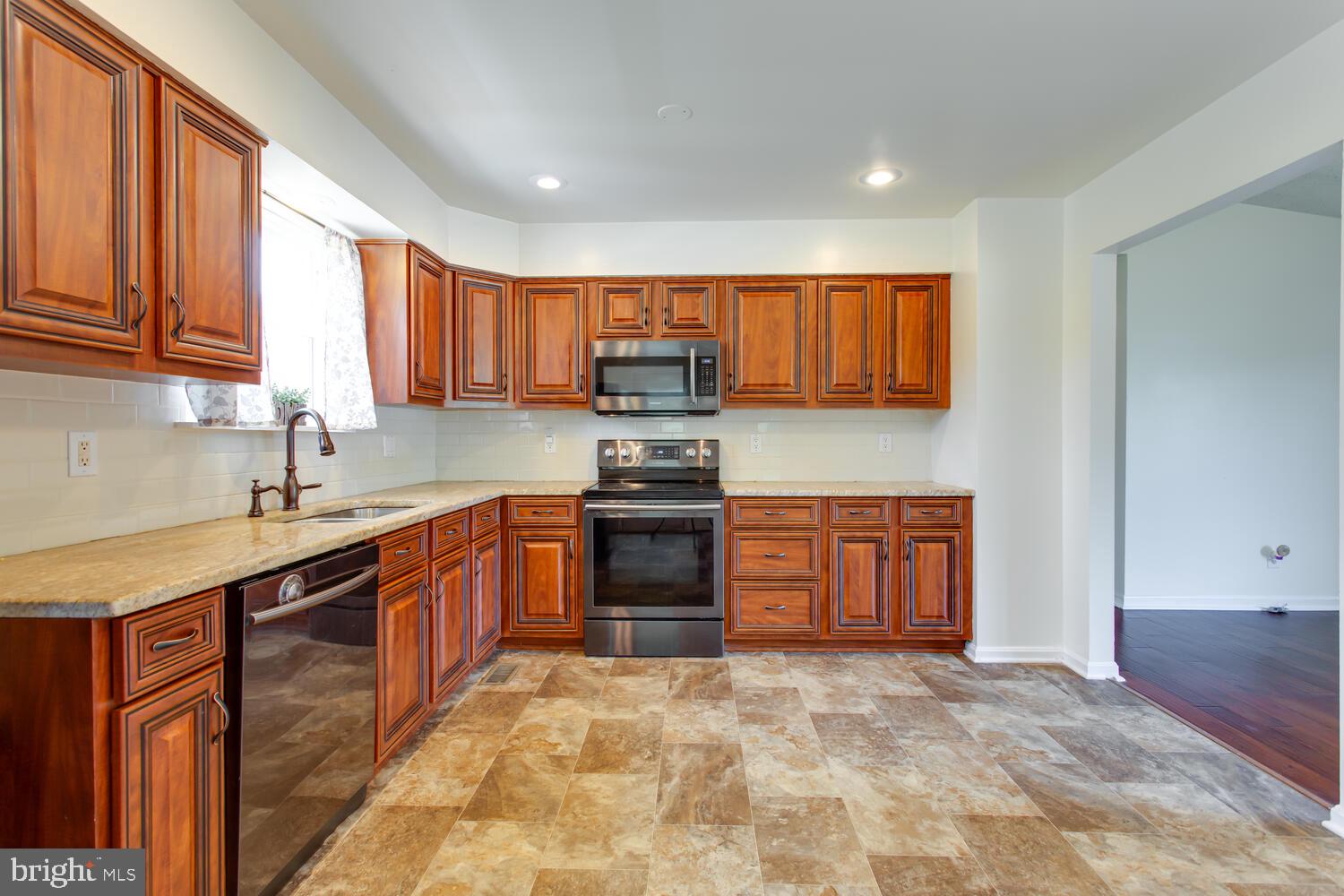 HEARDS ESTATES - Residential Lease