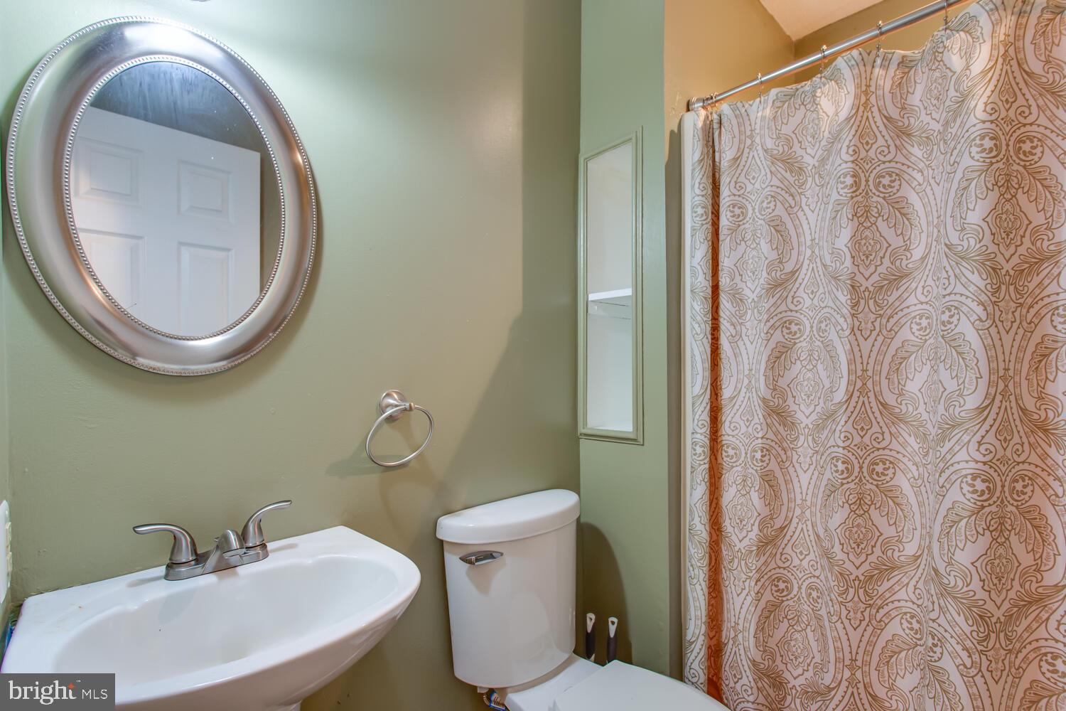 HEARDS ESTATES - Residential Lease