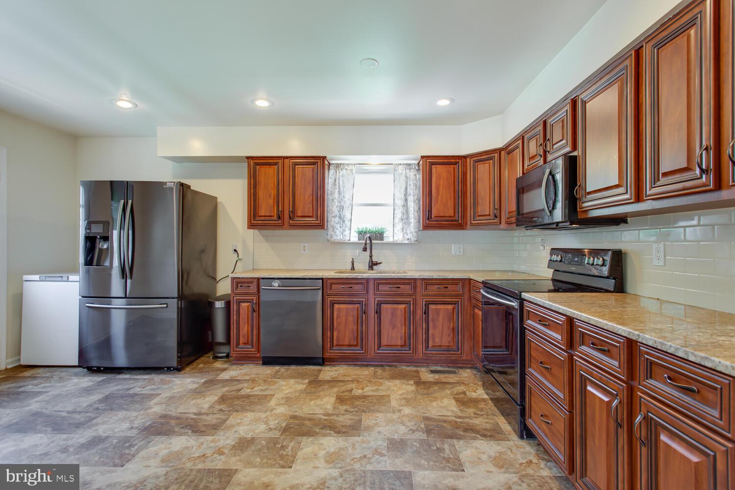 HEARDS ESTATES - Residential Lease