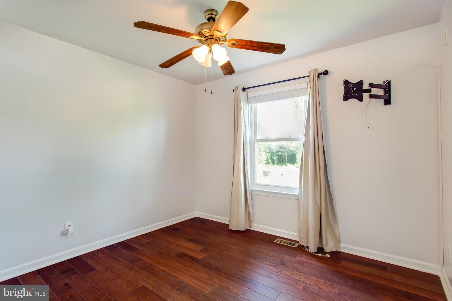 HEARDS ESTATES - Residential Lease