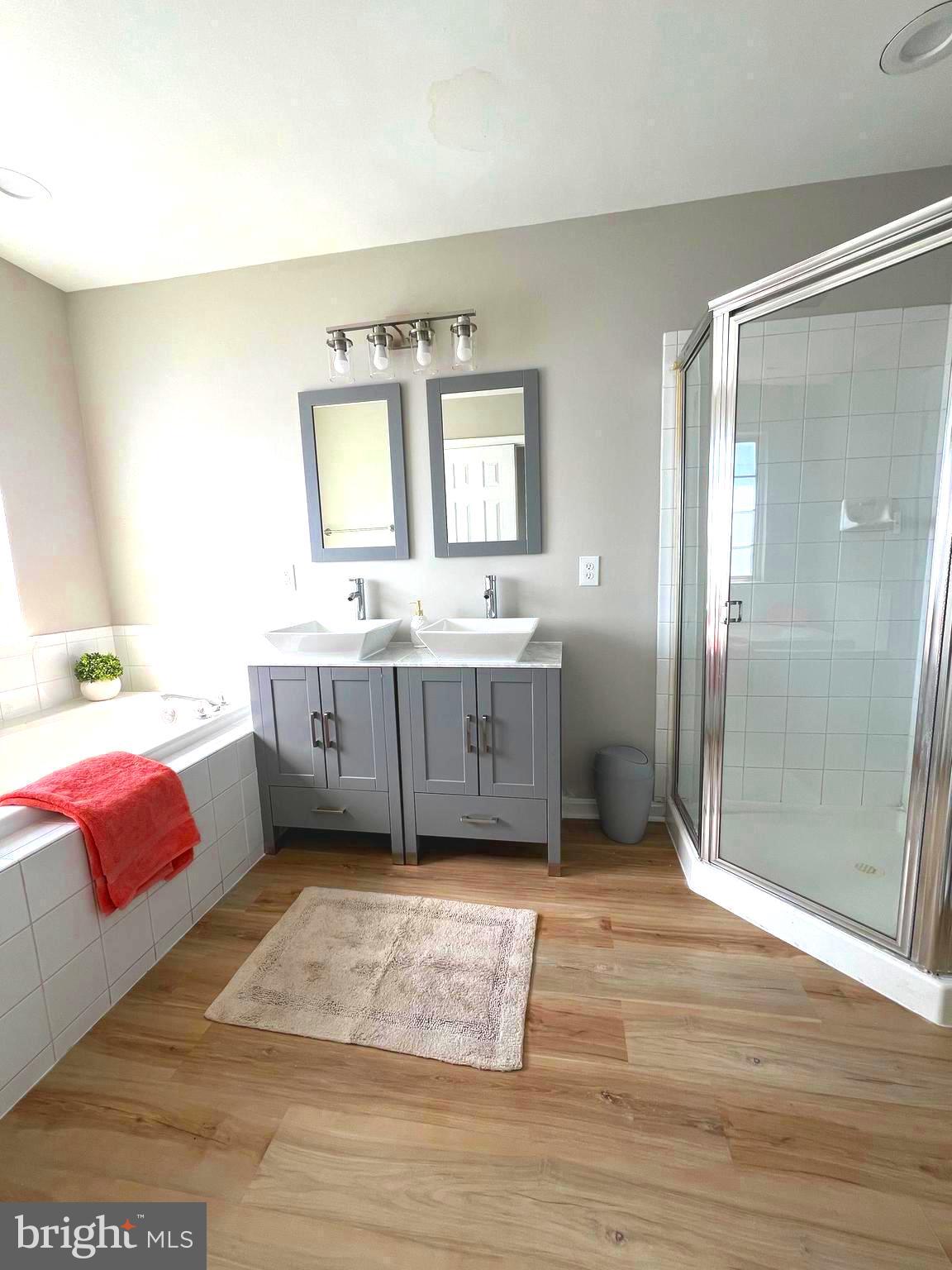 SUMMIT CREEK - Residential