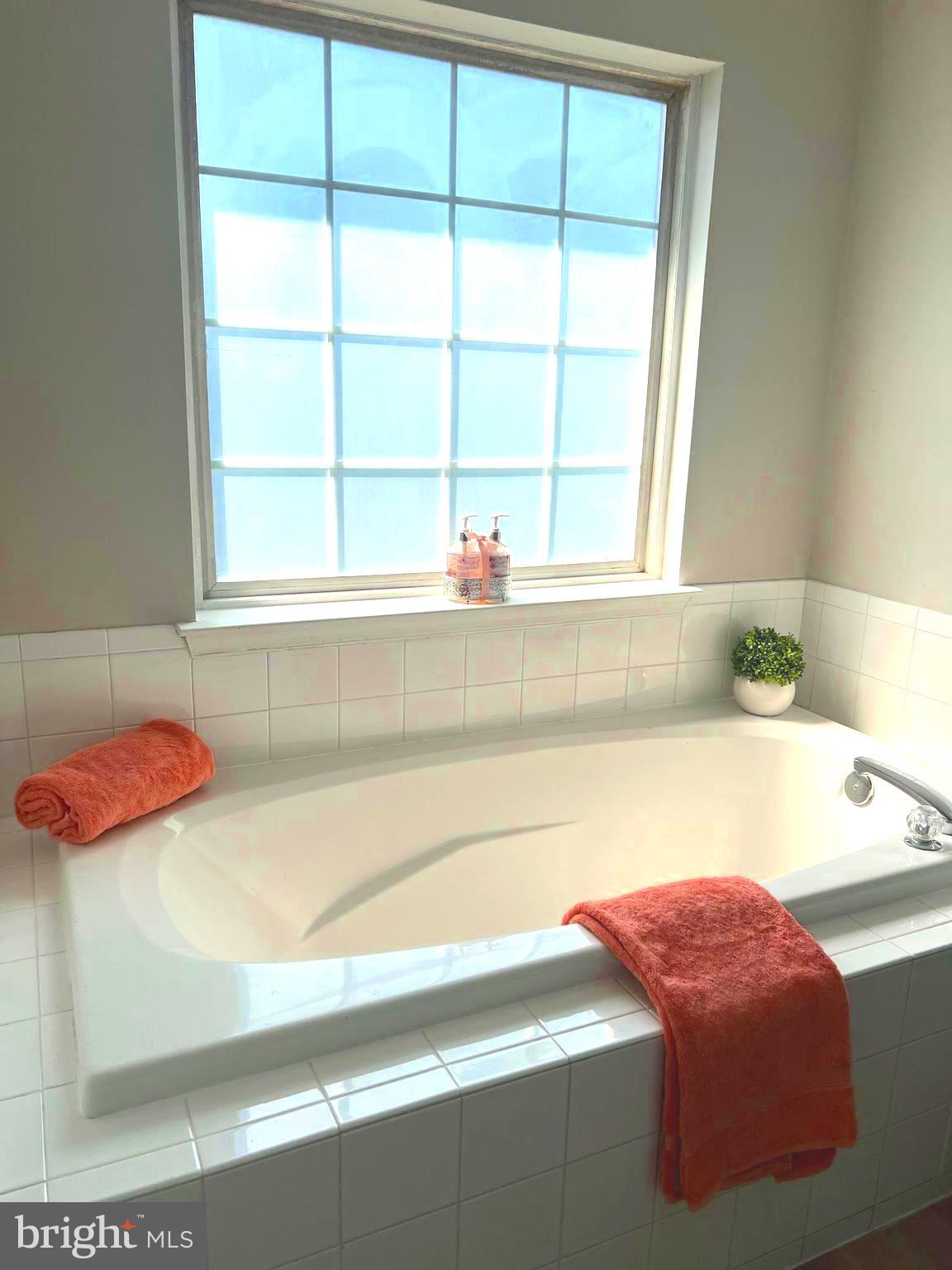 SUMMIT CREEK - Residential