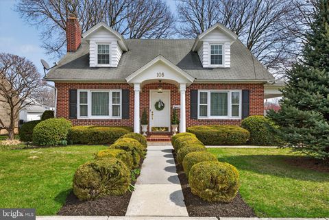 108 S LOCUST STREET MYERSTOWN PA 17067