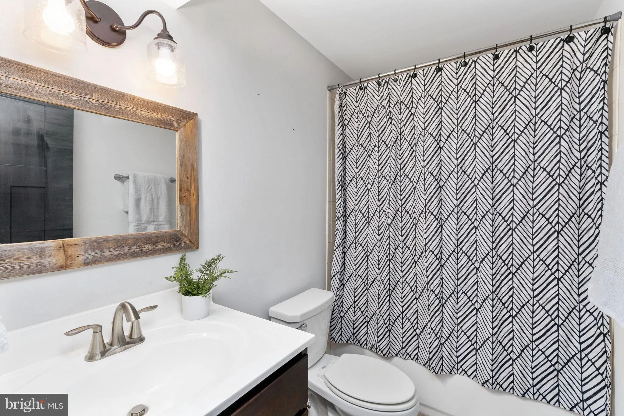 Fredericksburg, Virginia 22406, United States, 5 Bedrooms Bedrooms, ,5 BathroomsBathrooms,Residential,Active,151071