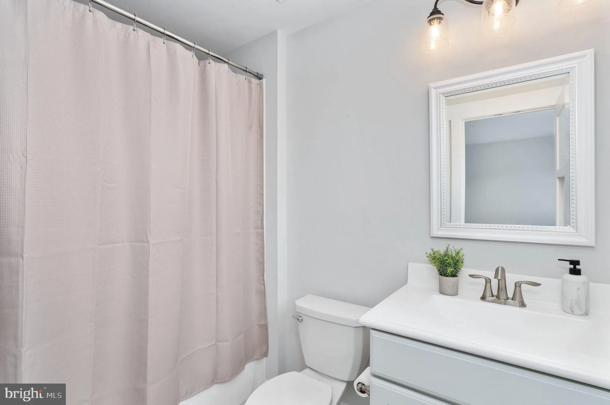 Fredericksburg, Virginia 22406, United States, 5 Bedrooms Bedrooms, ,5 BathroomsBathrooms,Residential,Active,151071