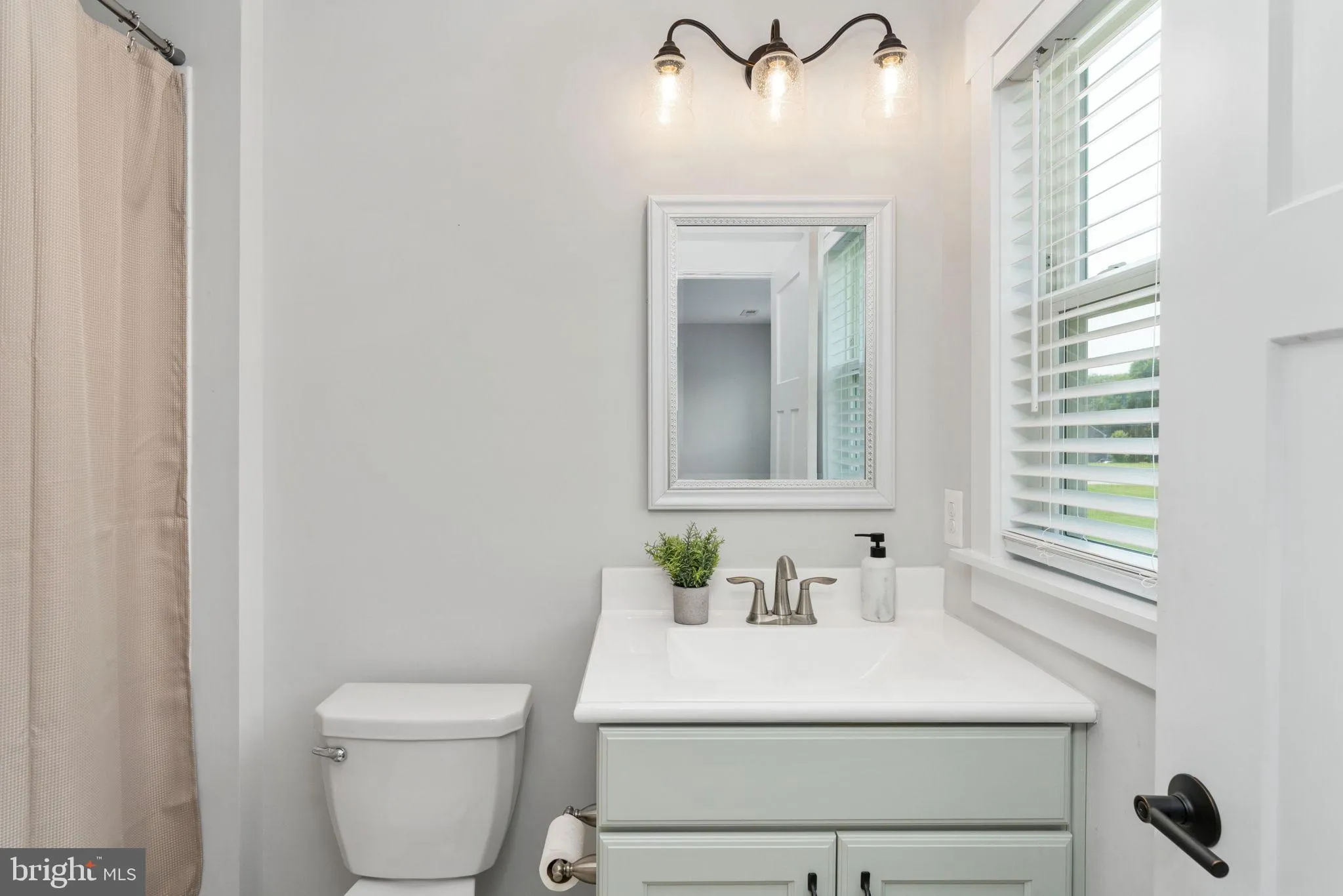 Fredericksburg, Virginia 22406, United States, 5 Bedrooms Bedrooms, ,5 BathroomsBathrooms,Residential,Active,151071