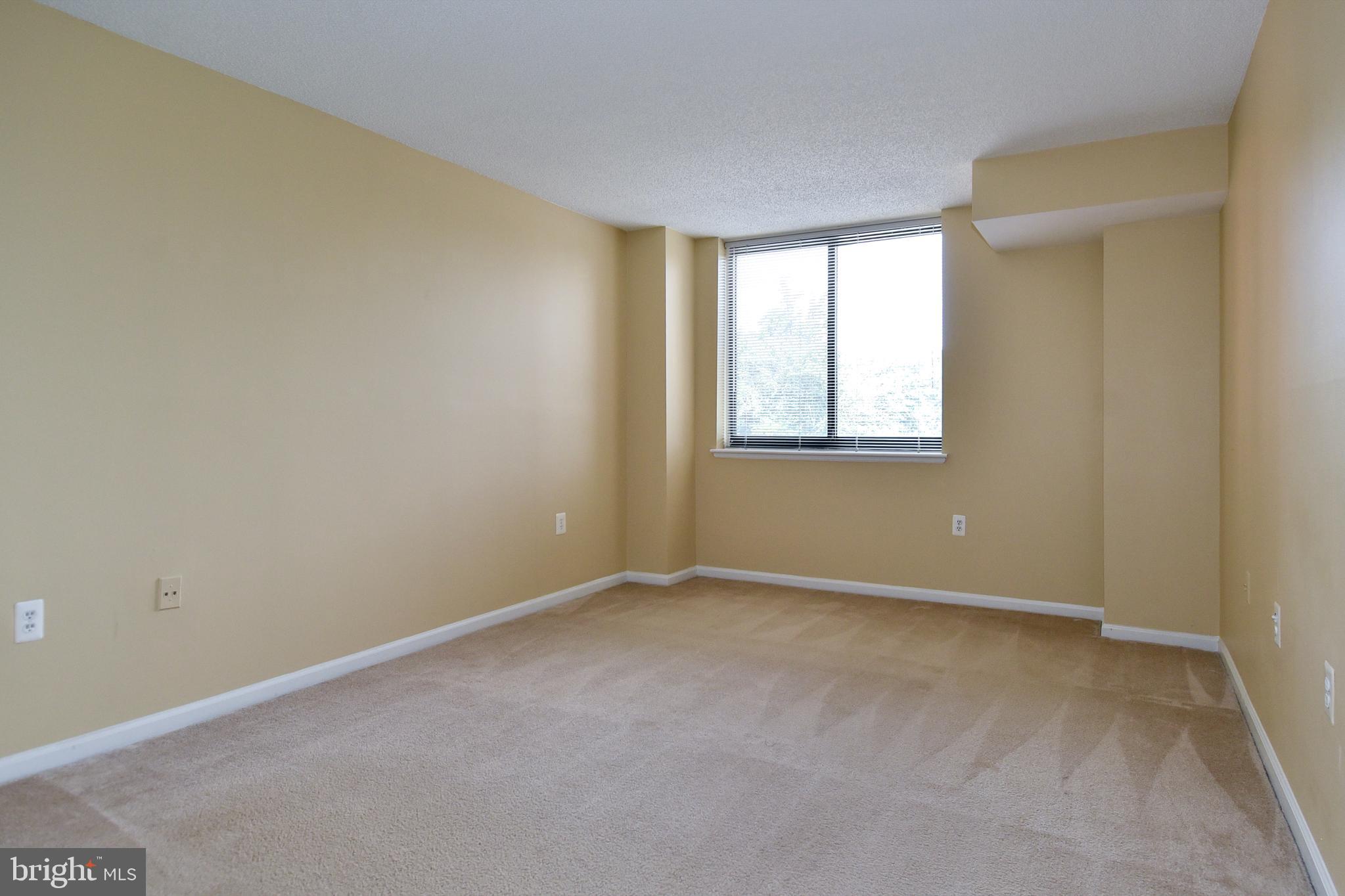 RENAISSANCE AT TYSONS - Residential Lease