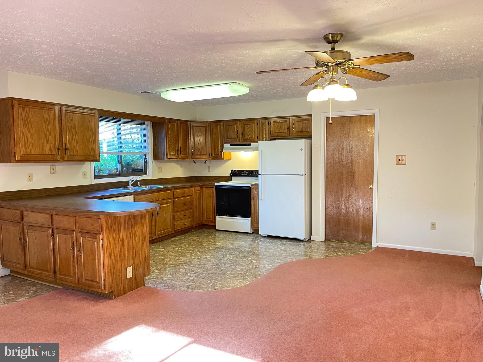 SOUTH HAMPTON SUB - Residential Lease