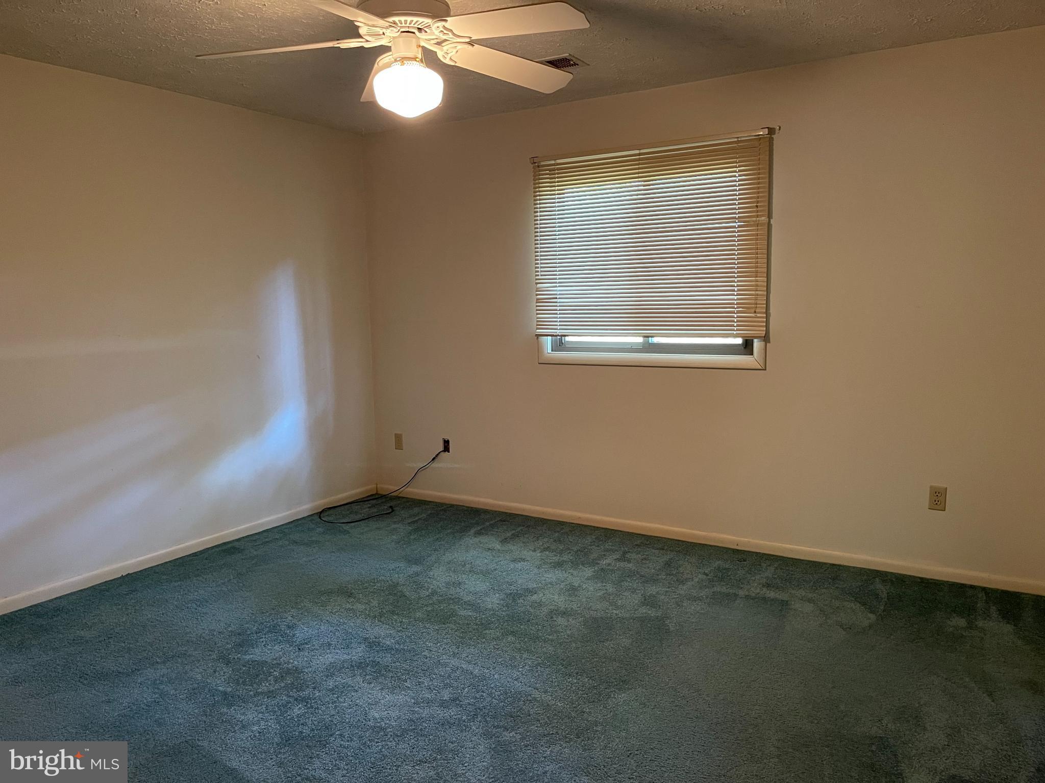 SOUTH HAMPTON SUB - Residential Lease