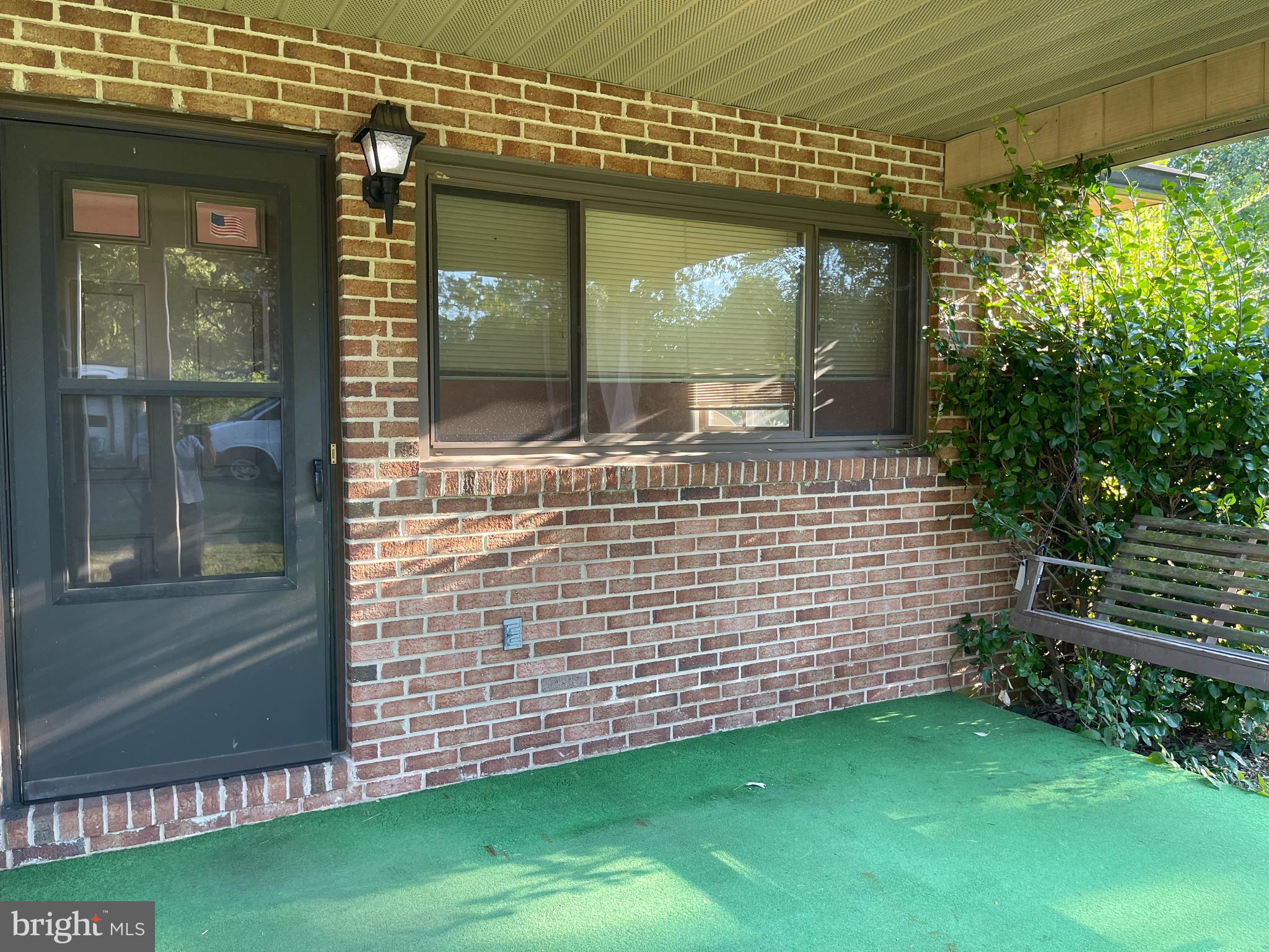 SOUTH HAMPTON SUB - Residential Lease