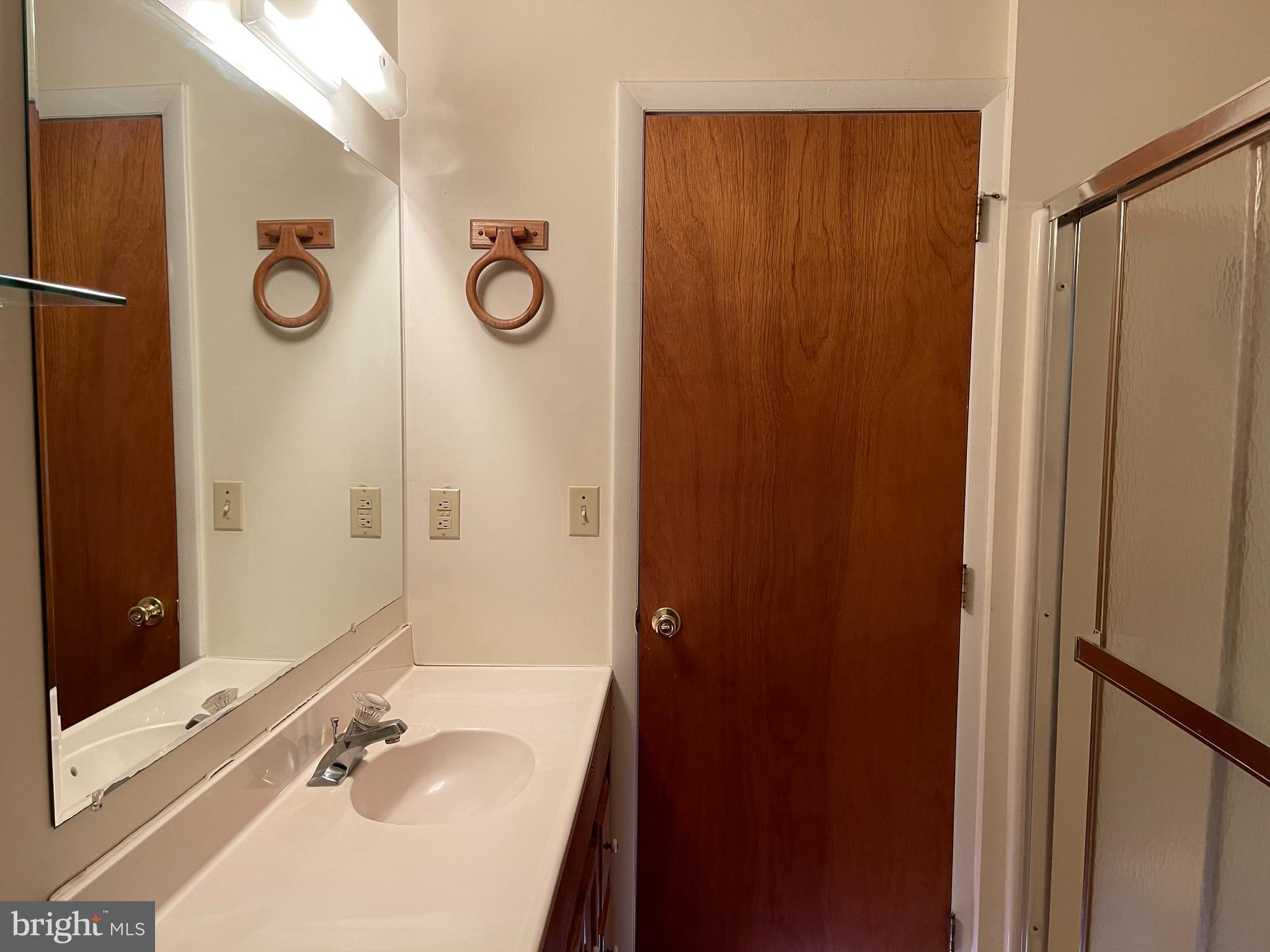 SOUTH HAMPTON SUB - Residential Lease