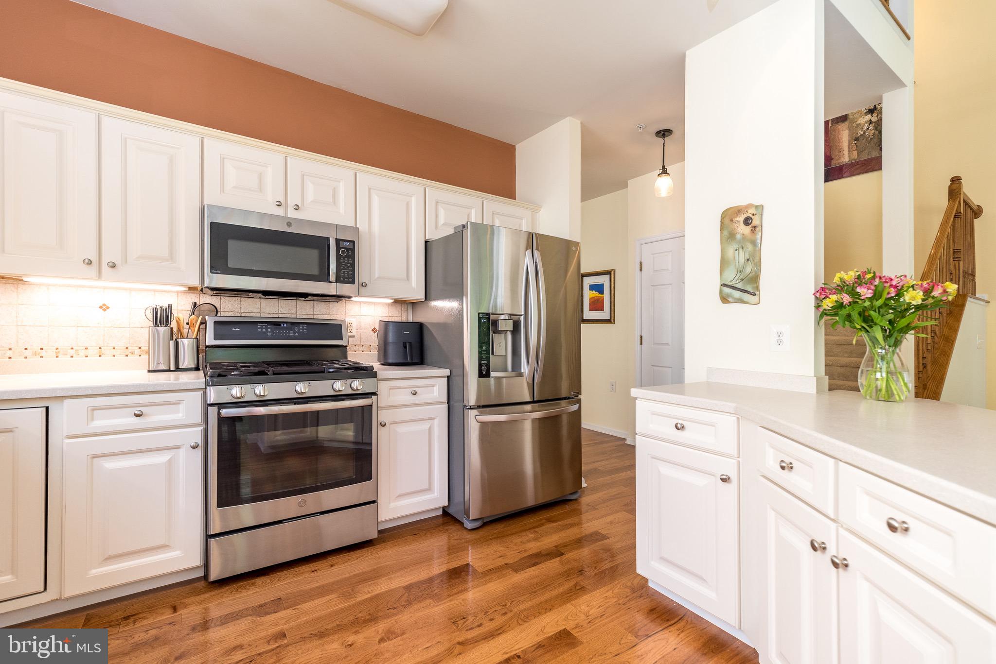 HERITAGE CR ESTS - Residential