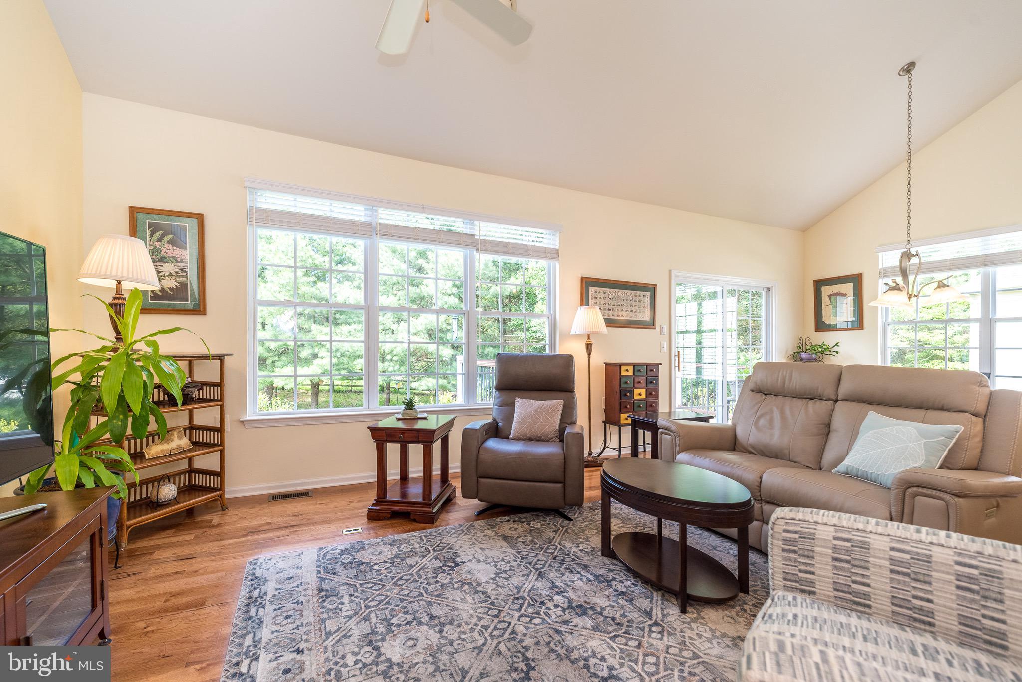 HERITAGE CR ESTS - Residential