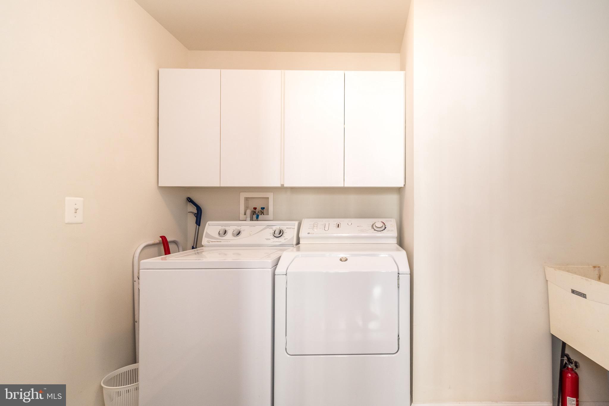HERITAGE CR ESTS - Residential
