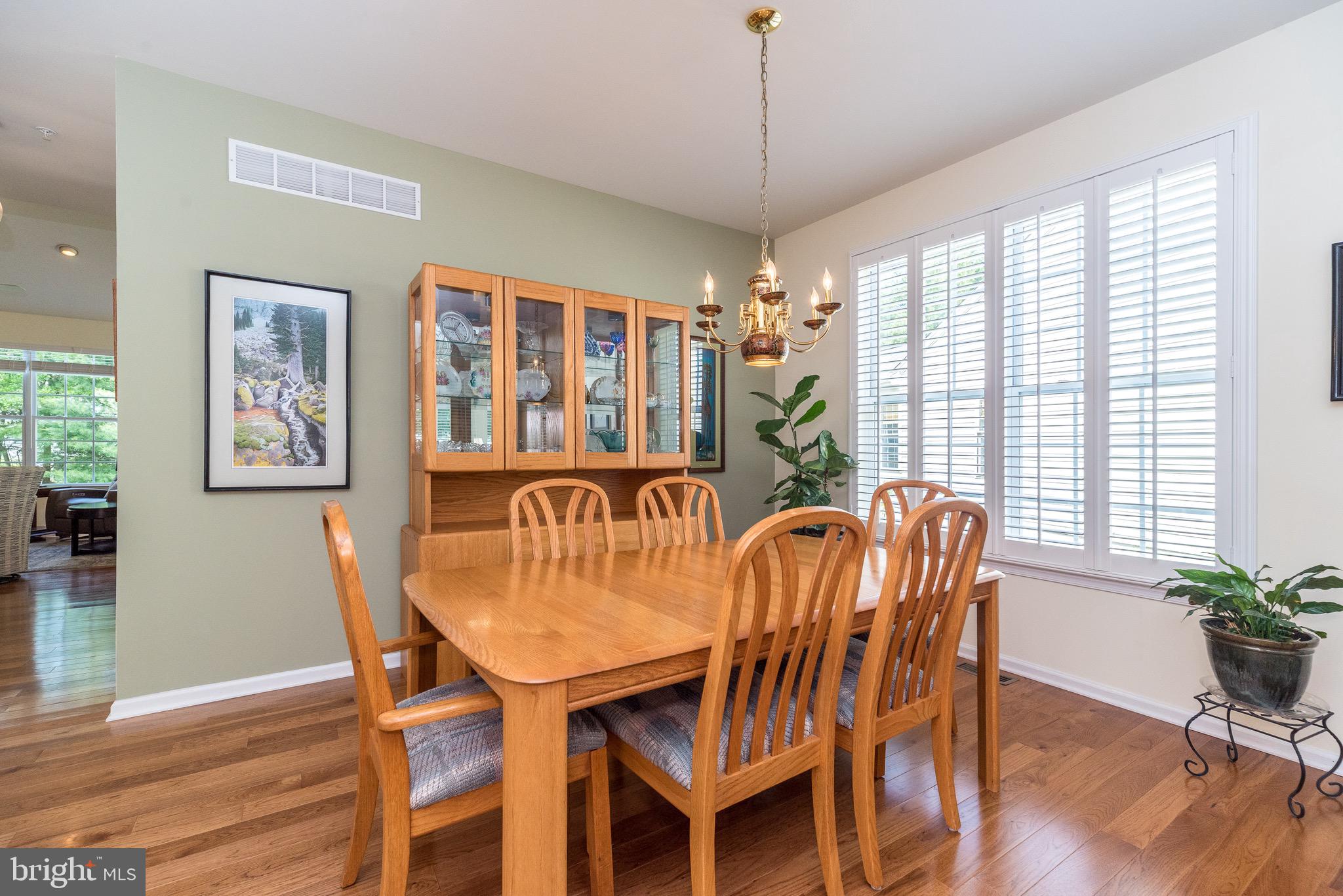 HERITAGE CR ESTS - Residential