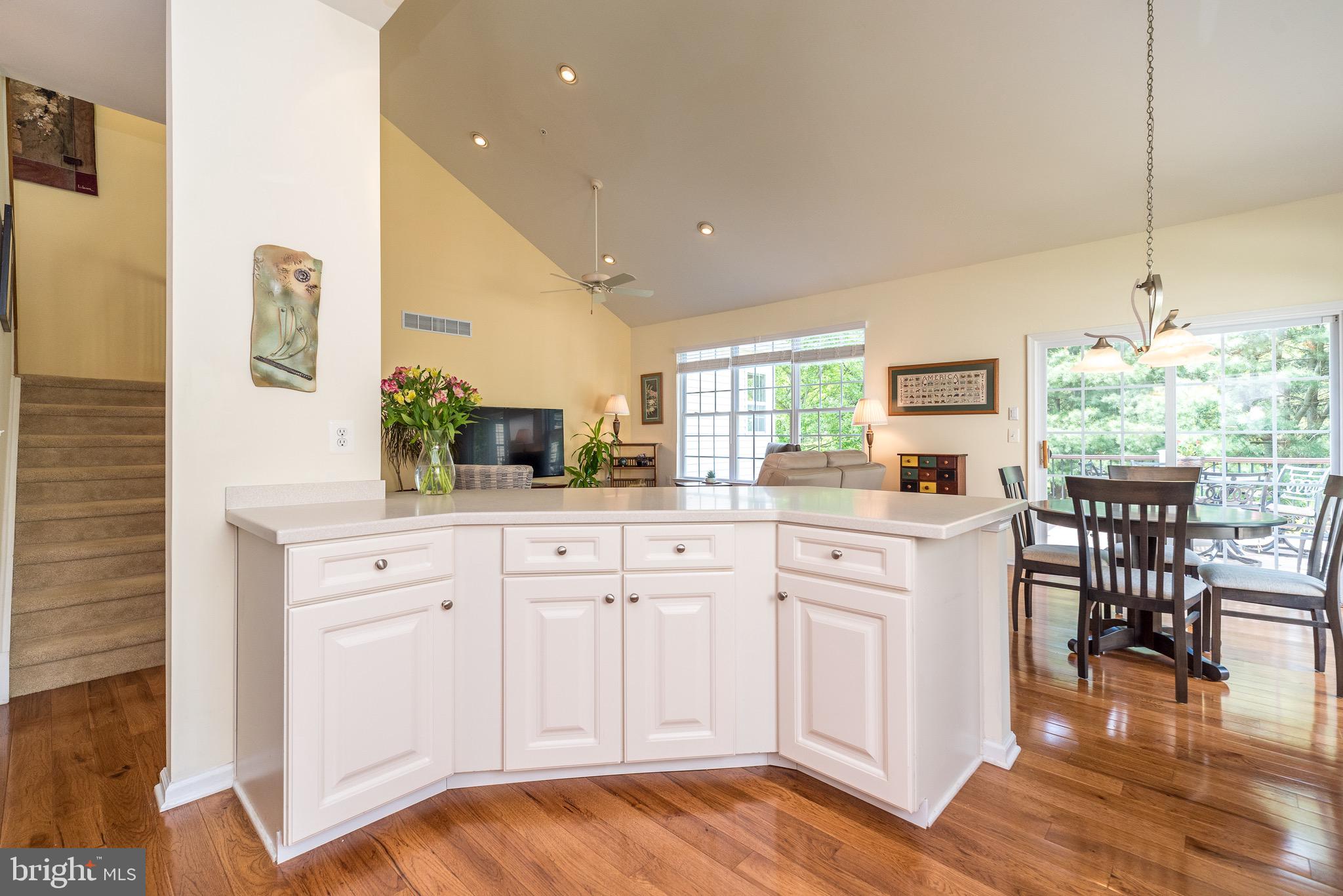 HERITAGE CR ESTS - Residential