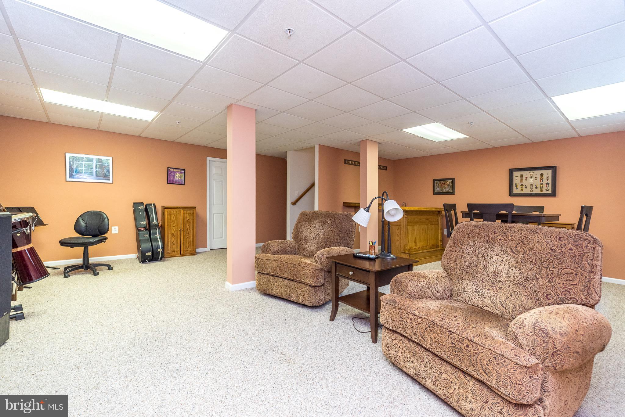 HERITAGE CR ESTS - Residential