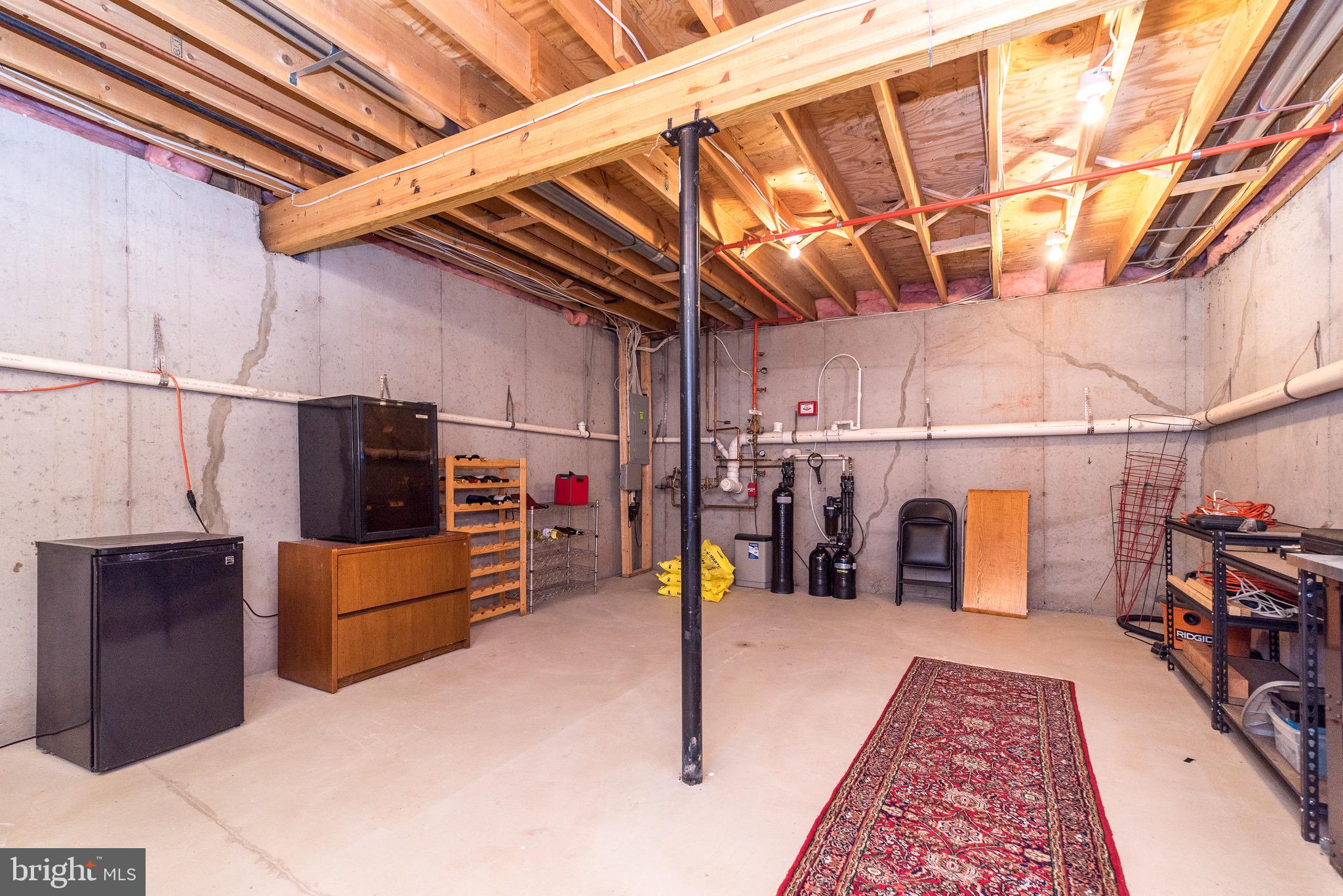 HERITAGE CR ESTS - Residential