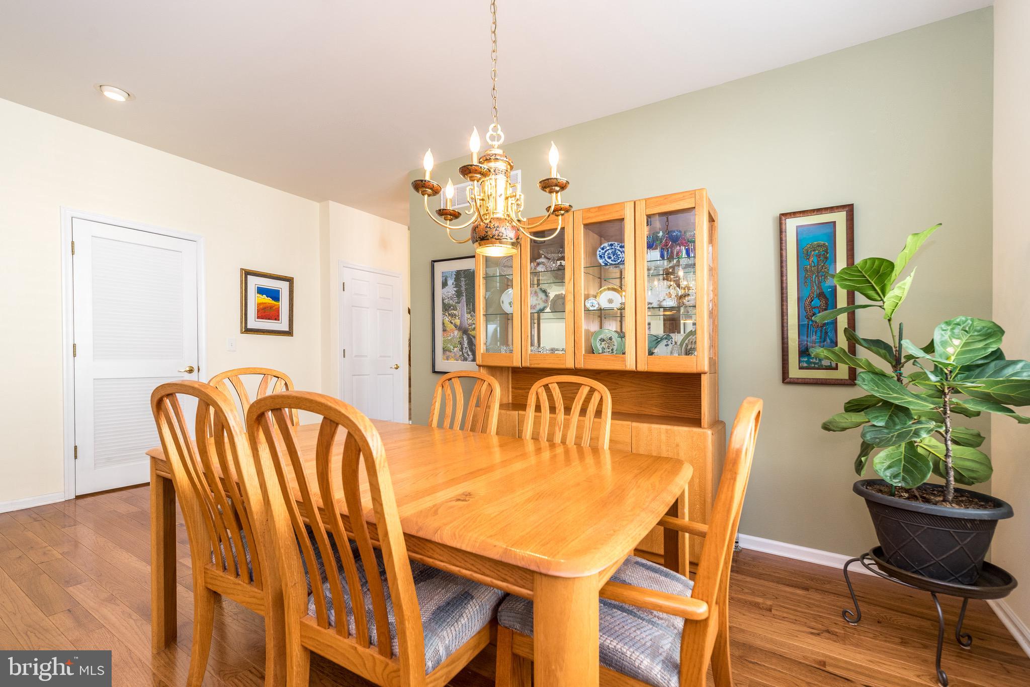 HERITAGE CR ESTS - Residential