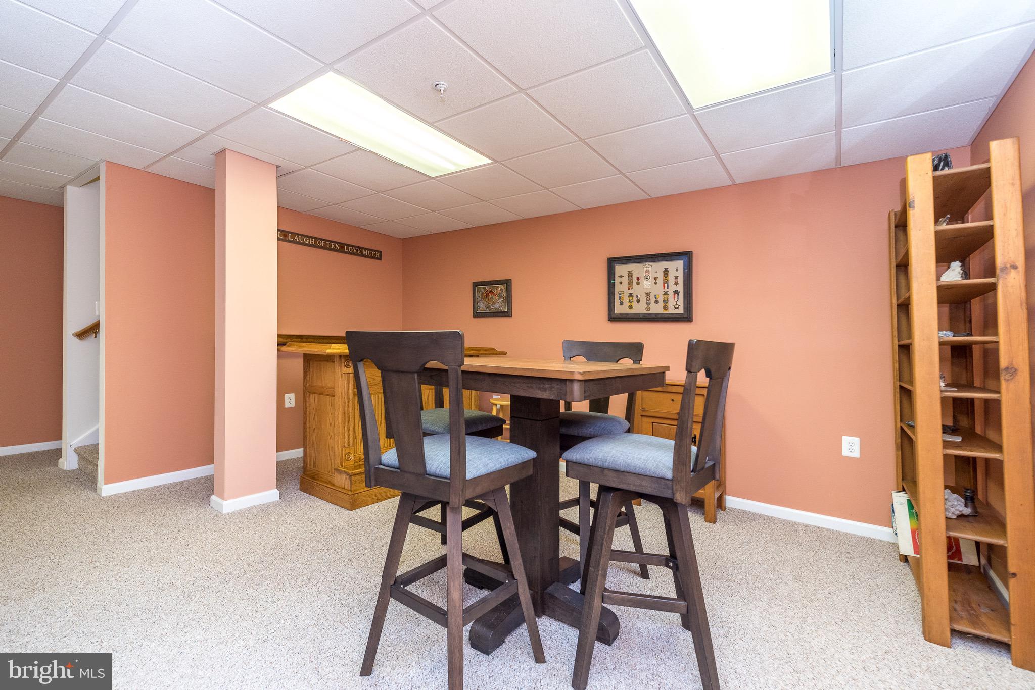 HERITAGE CR ESTS - Residential