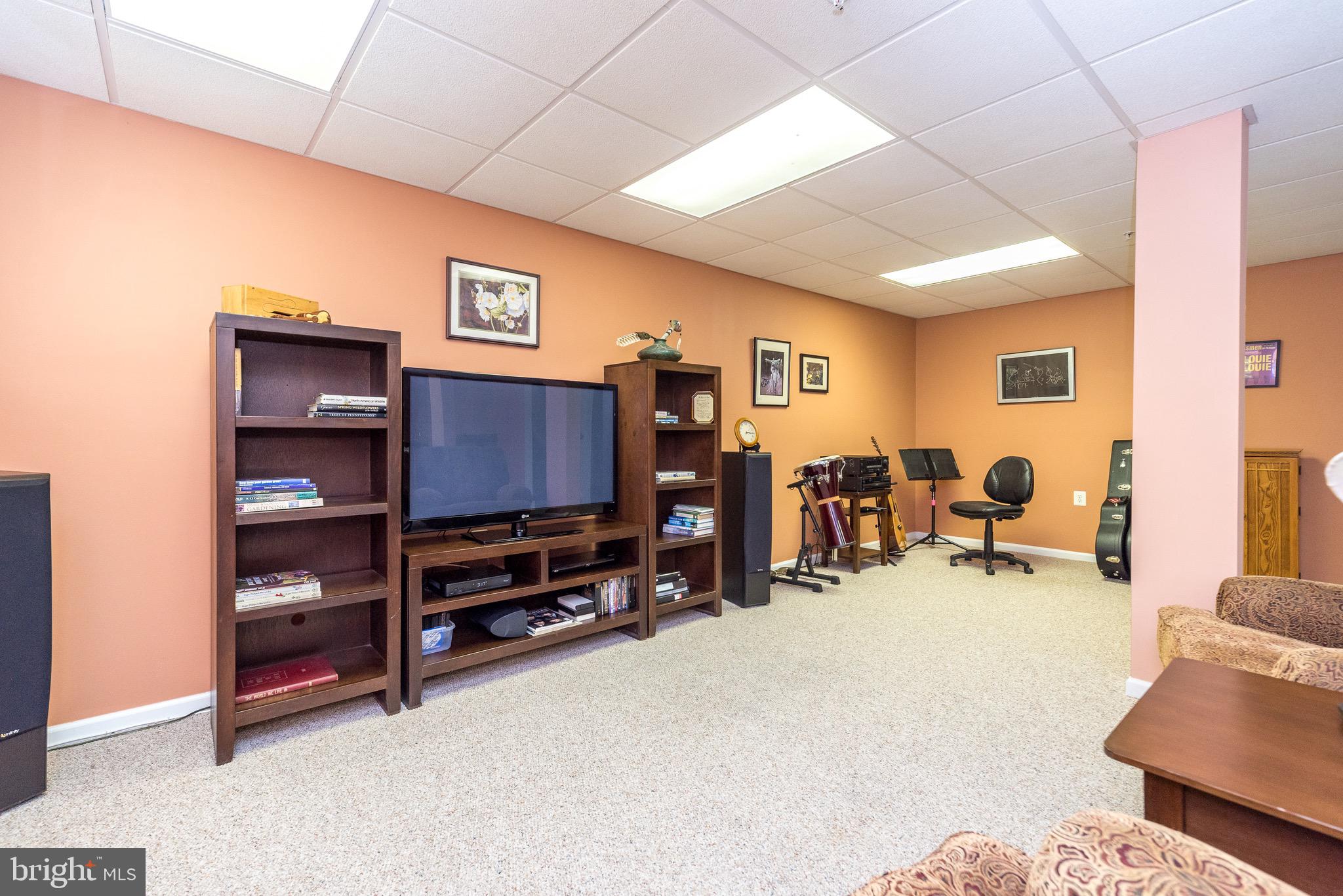 HERITAGE CR ESTS - Residential