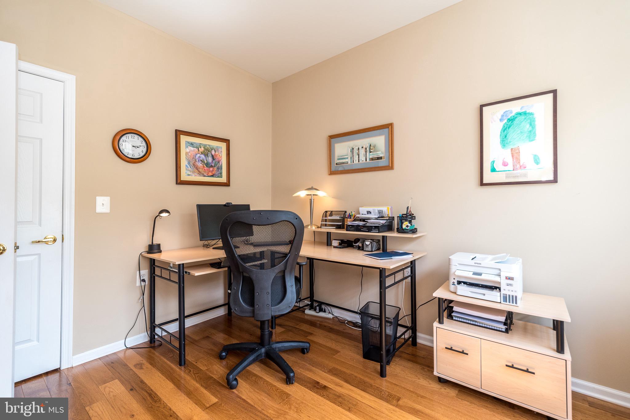 HERITAGE CR ESTS - Residential