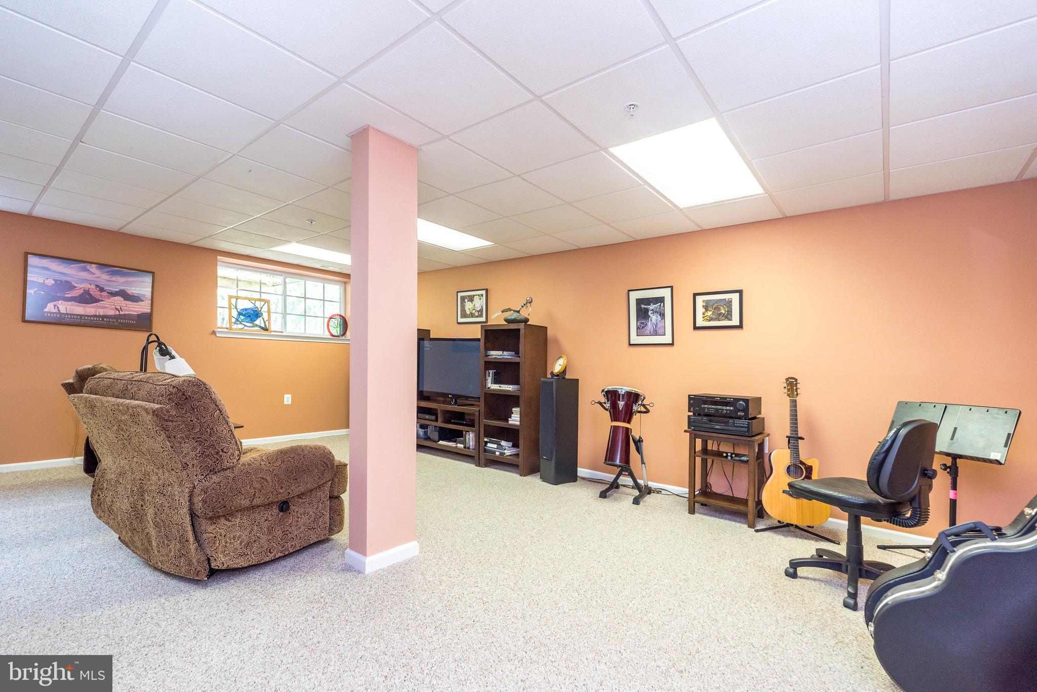 HERITAGE CR ESTS - Residential